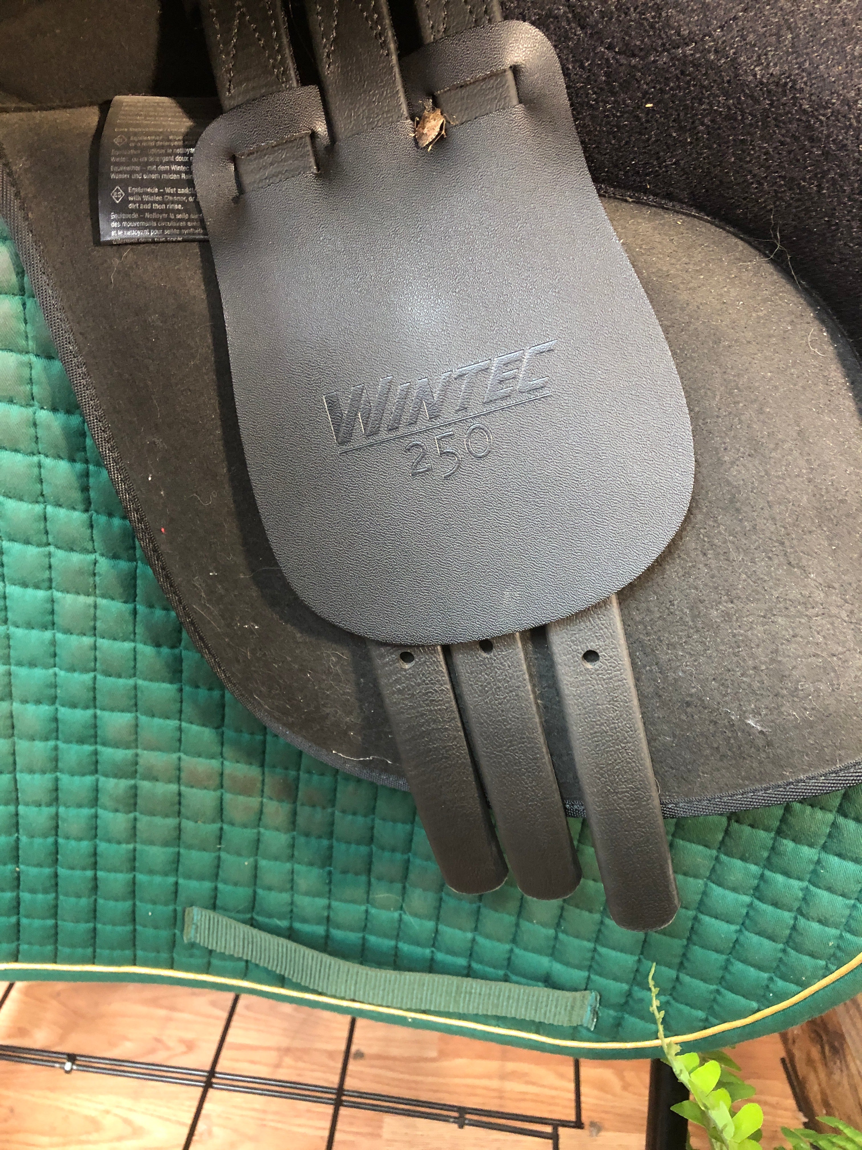 16" Wintec AP Saddle 5'/15" Flap