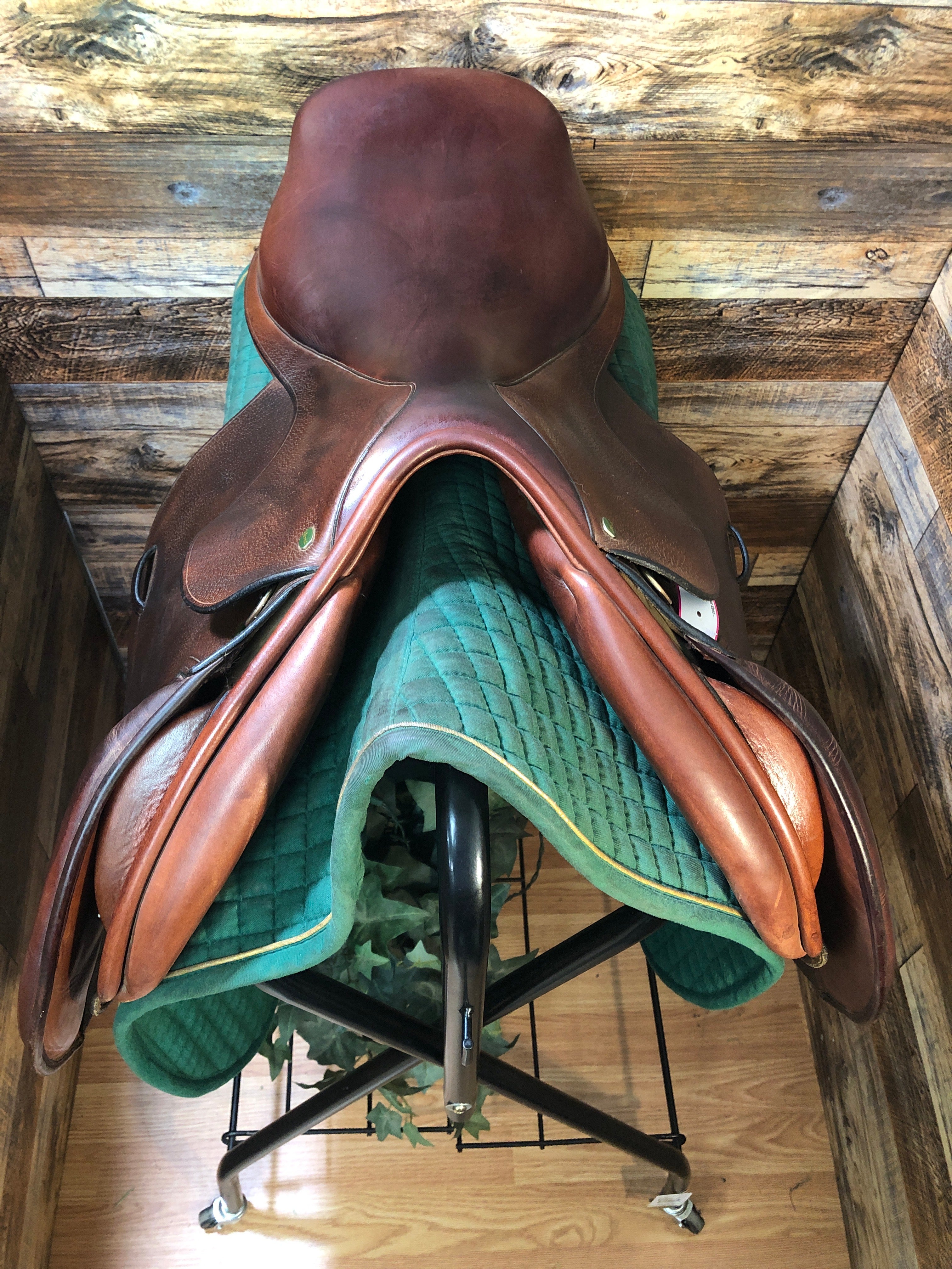 17" Beval "Natural" Close Contact Saddle