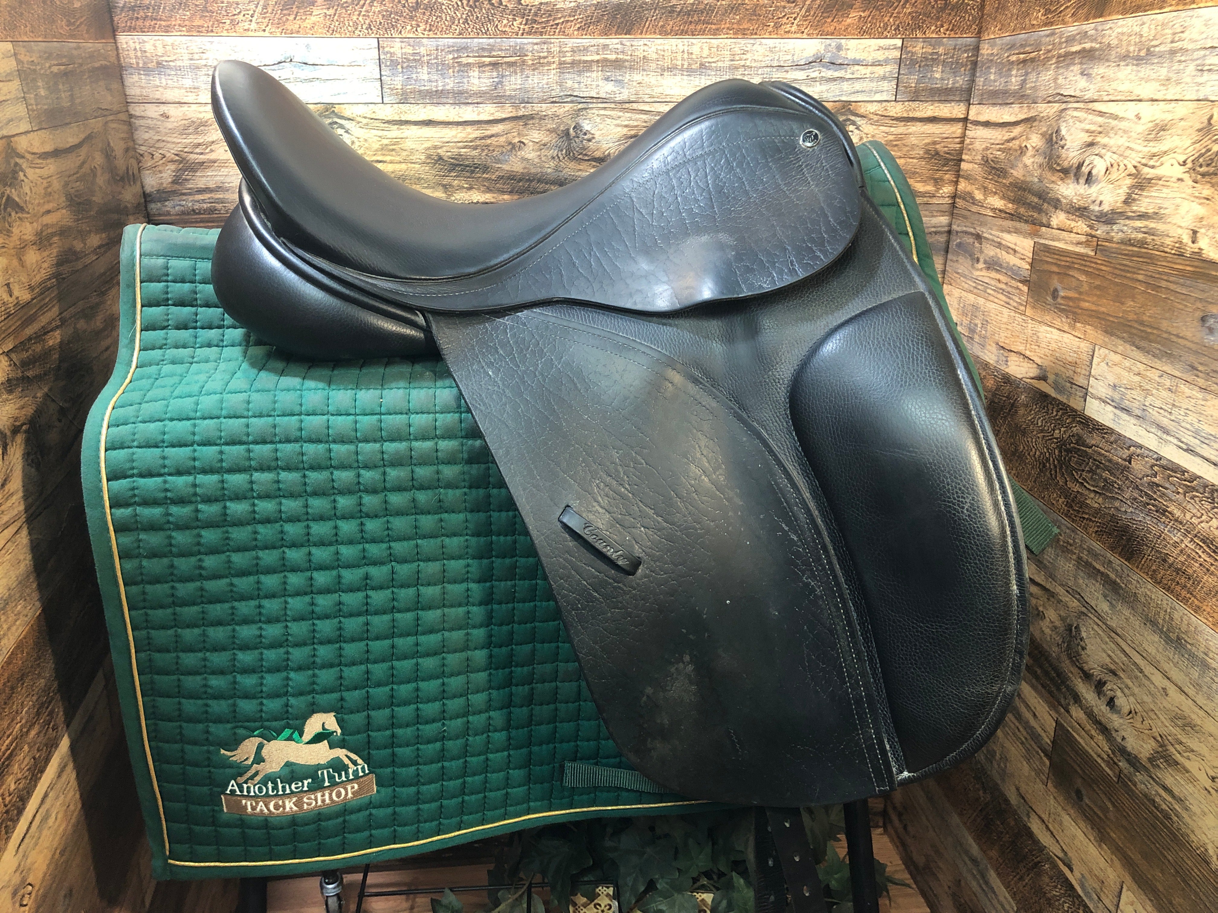 17" County Connect Dressage Saddle