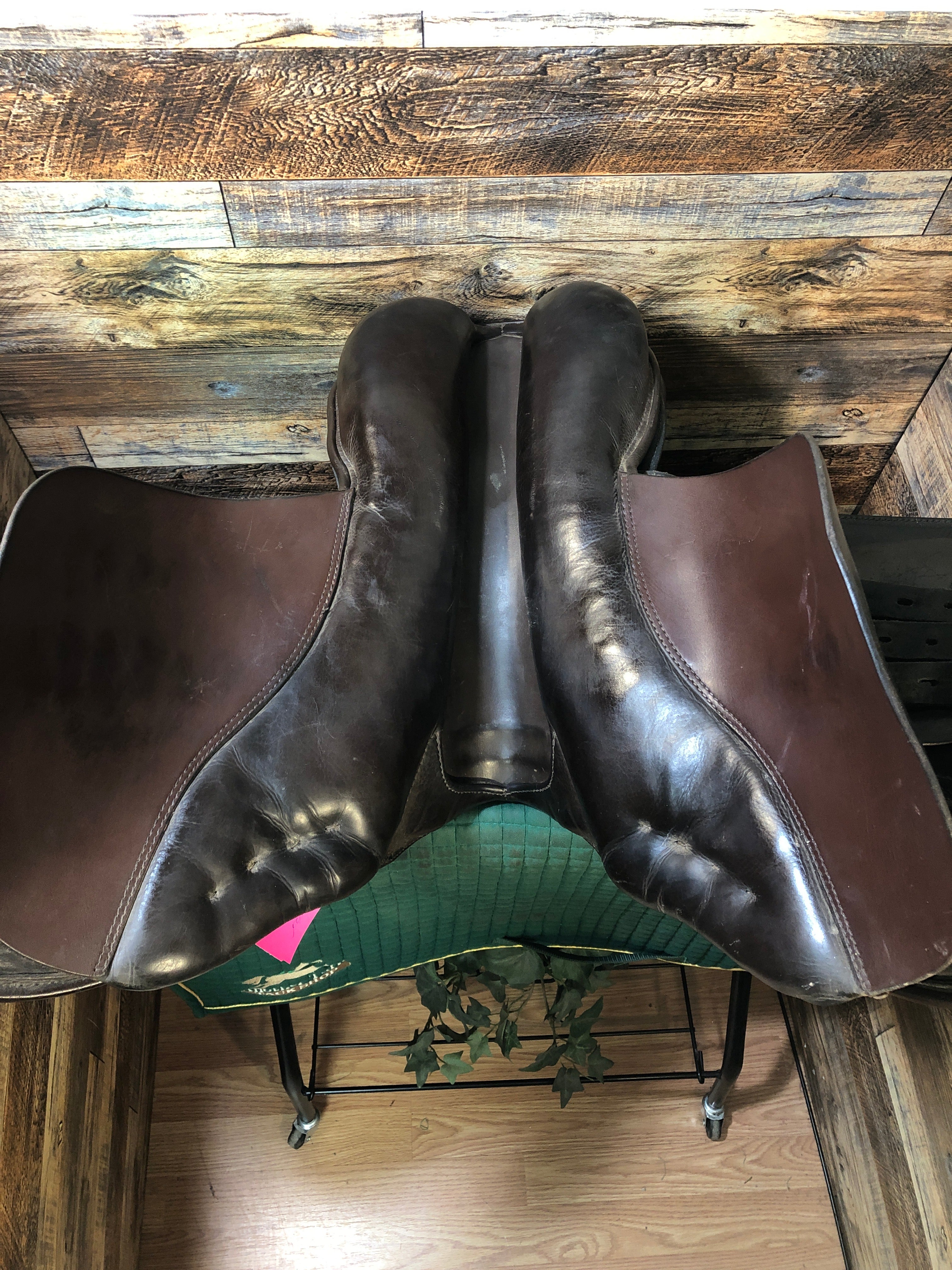 17"  Stubben Edelweiss Jump Saddle 6" tree/ 12.5" Flap-Wool