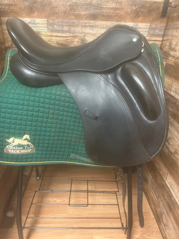 17.5" Custom Saddlery Wolfgang Dressage