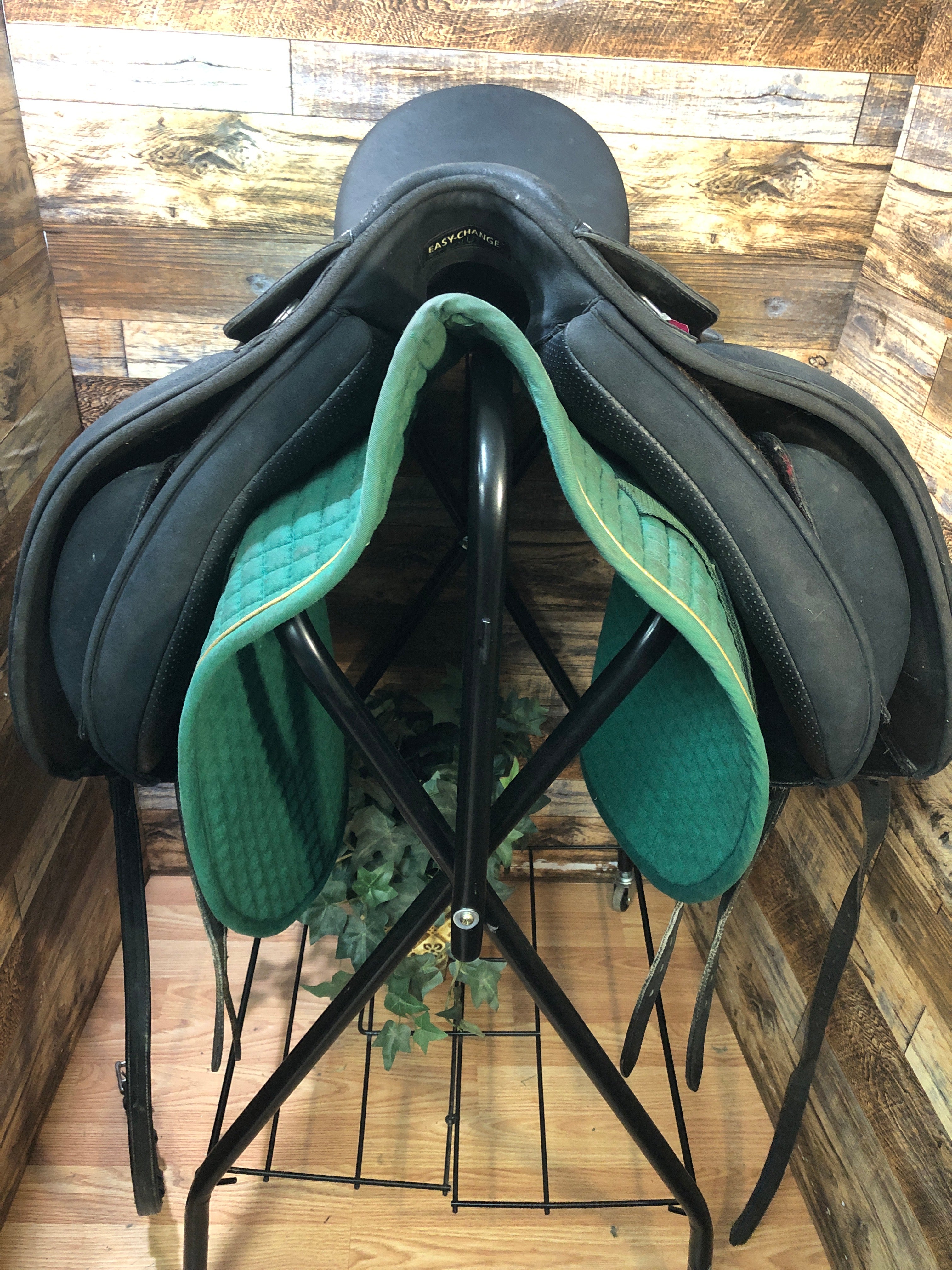 18" Wintec Isabell DressagSaddle