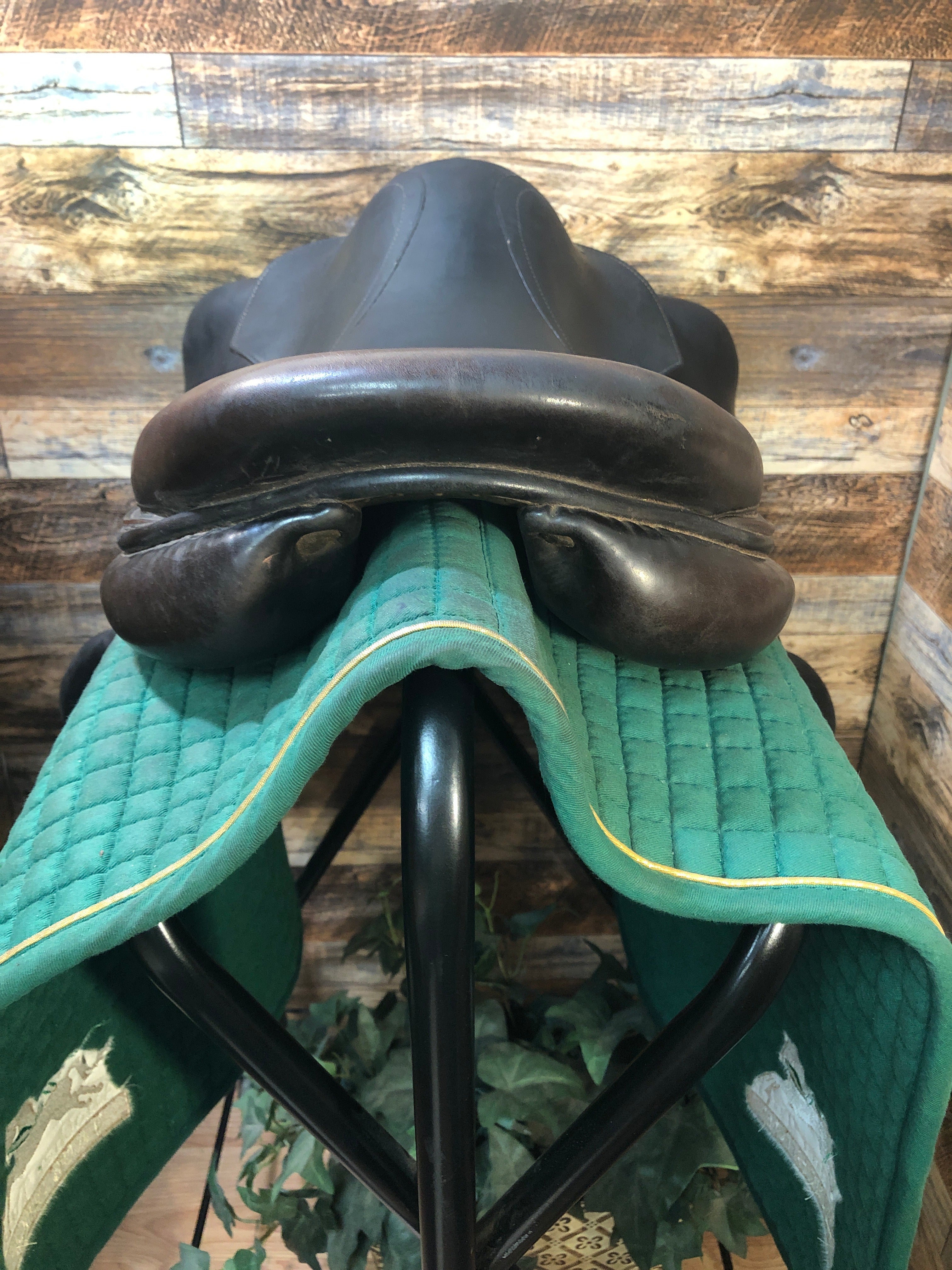 17" Voltaire Lexington Monoflap Jump Saddle