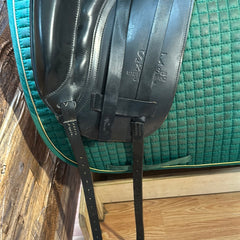 18" Albion SLK Dressage Saddle