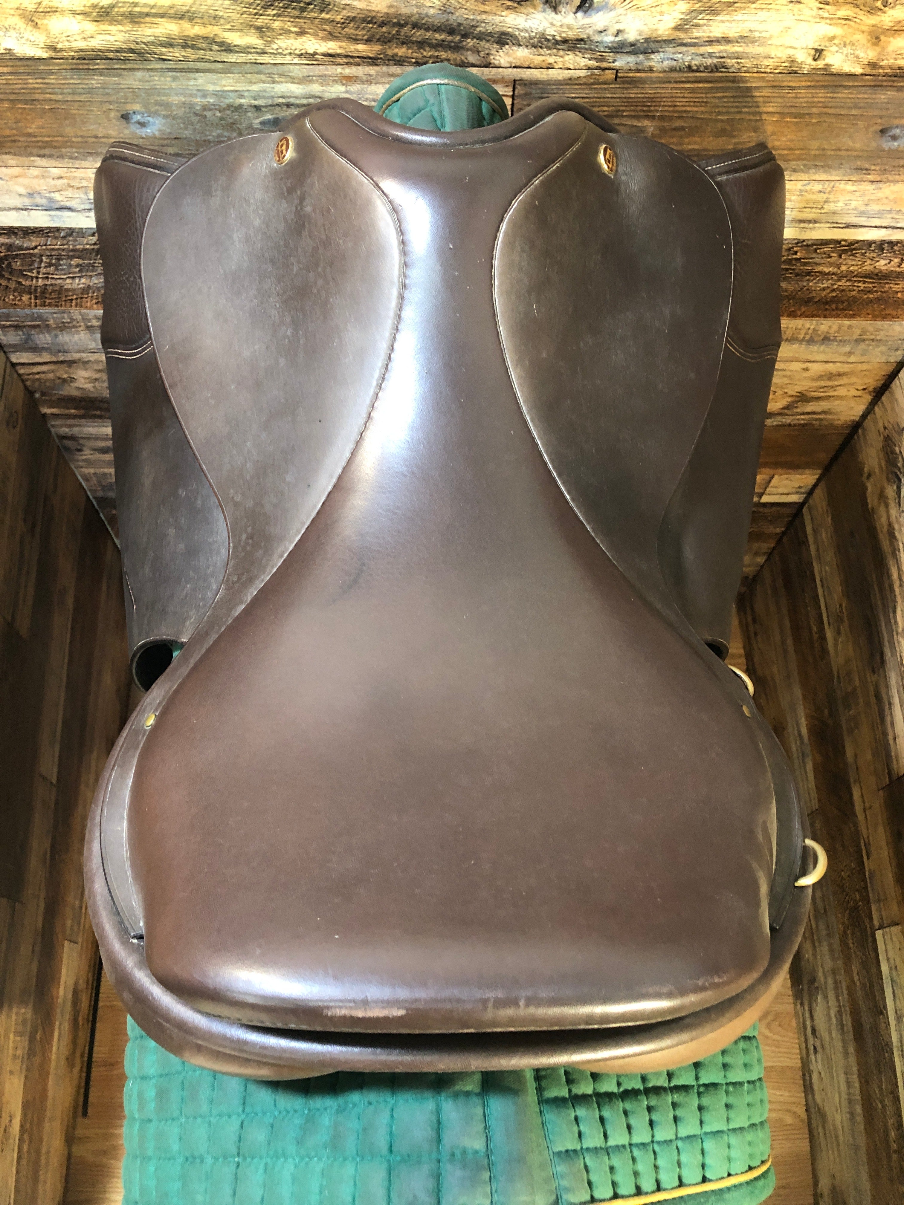 17.5" Lauriche Close Contact Saddle
