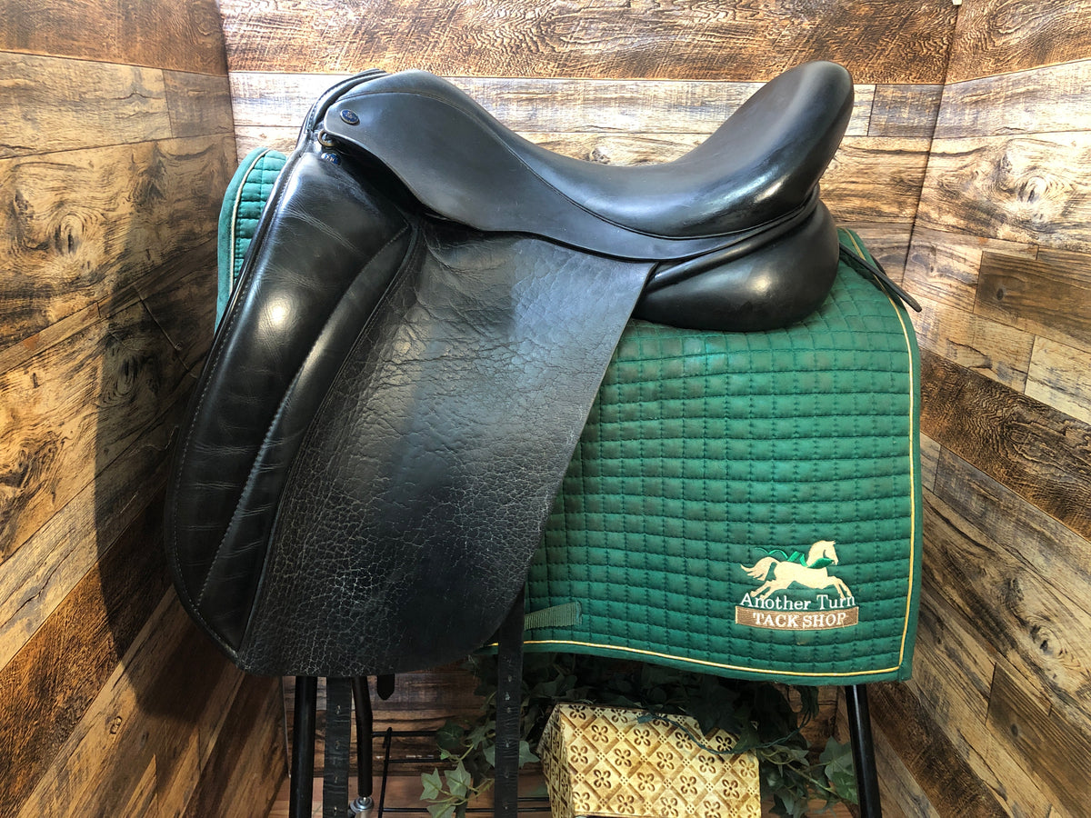 18" Hulsebos Dressage Saddle