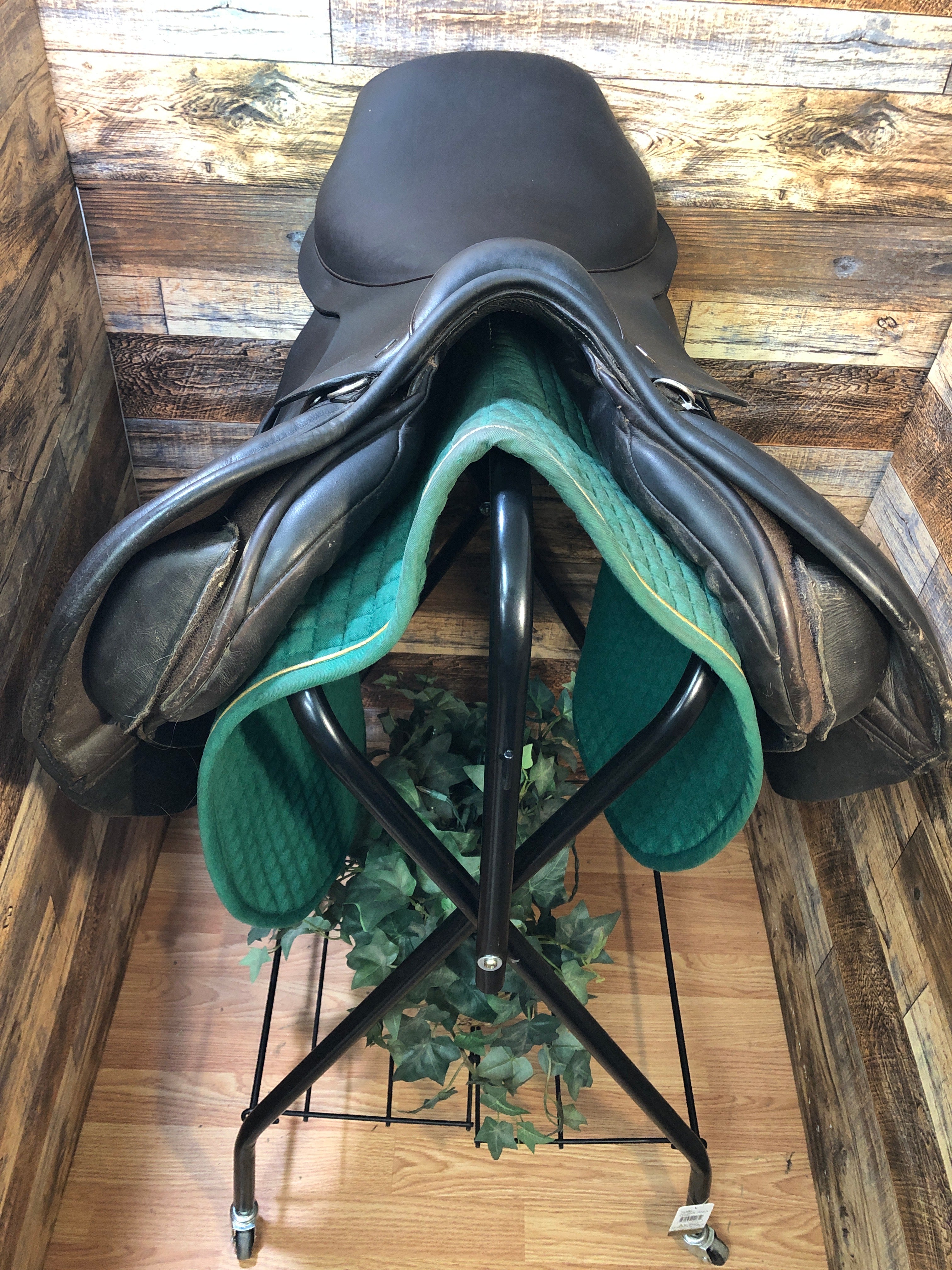 18" Hastilow Jump Saddle