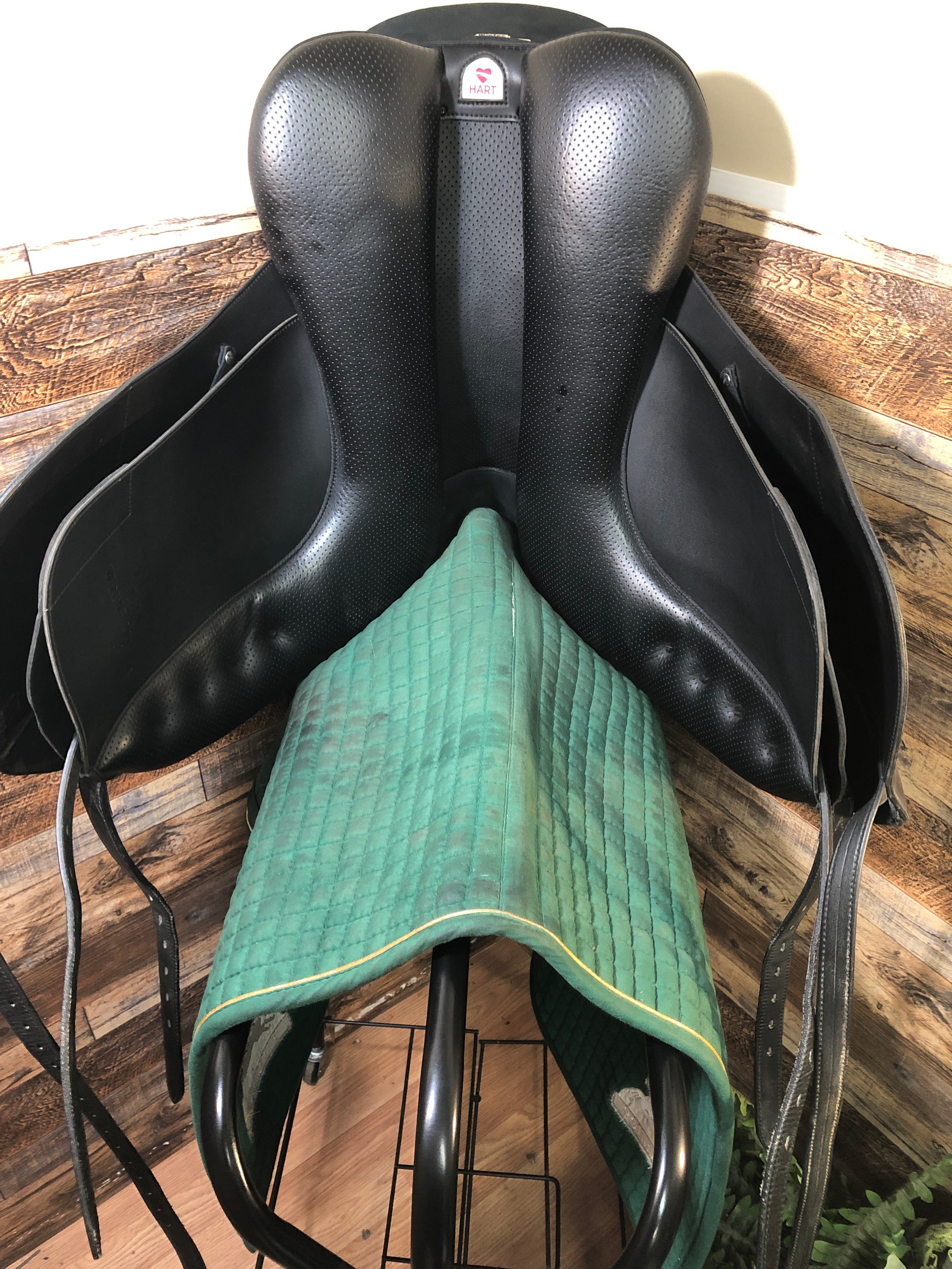 18" Wintec Dressage Saddle 5" Tree 16.5" Flap