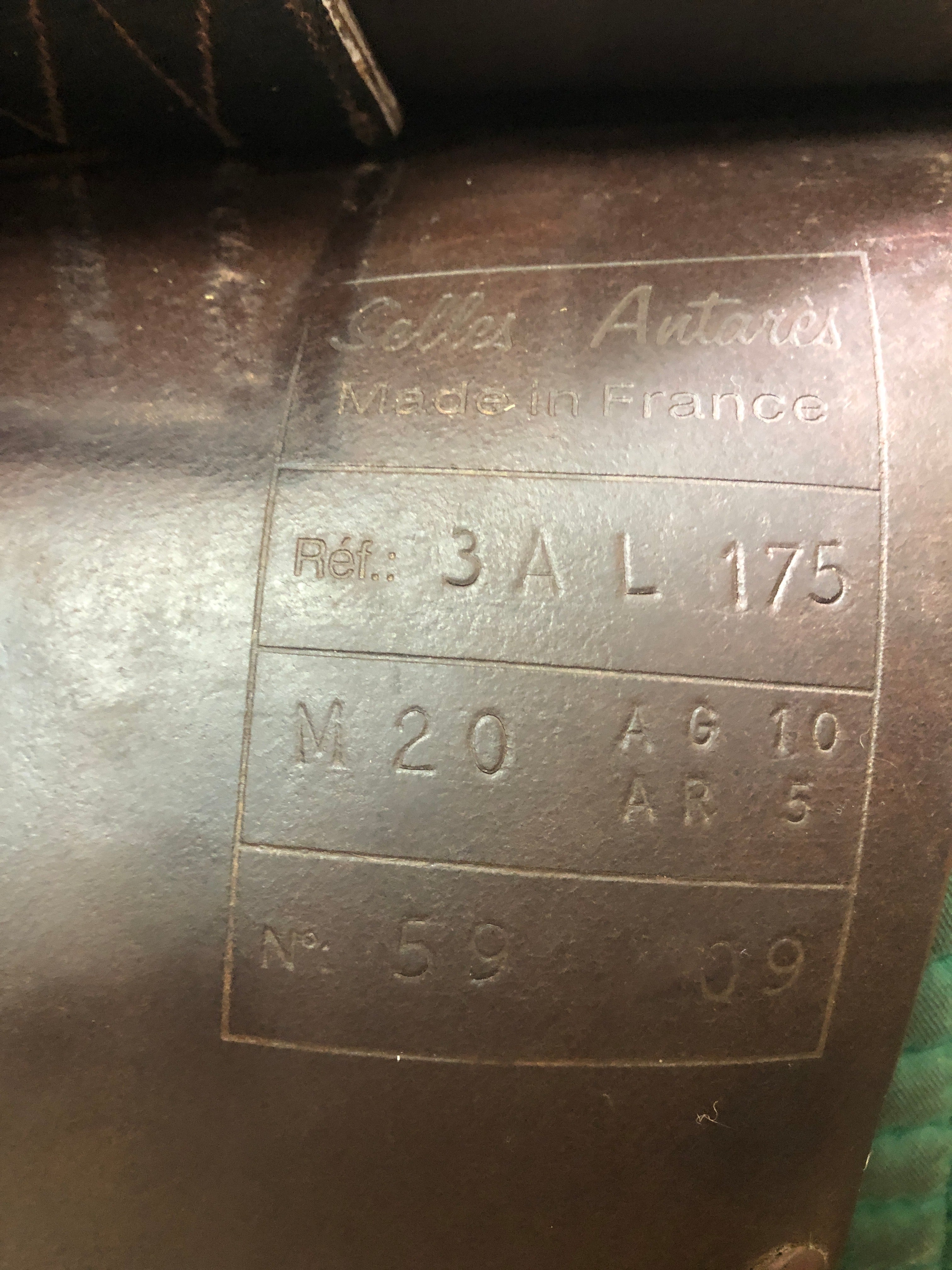 17.5" Antares Close Contact Saddle
