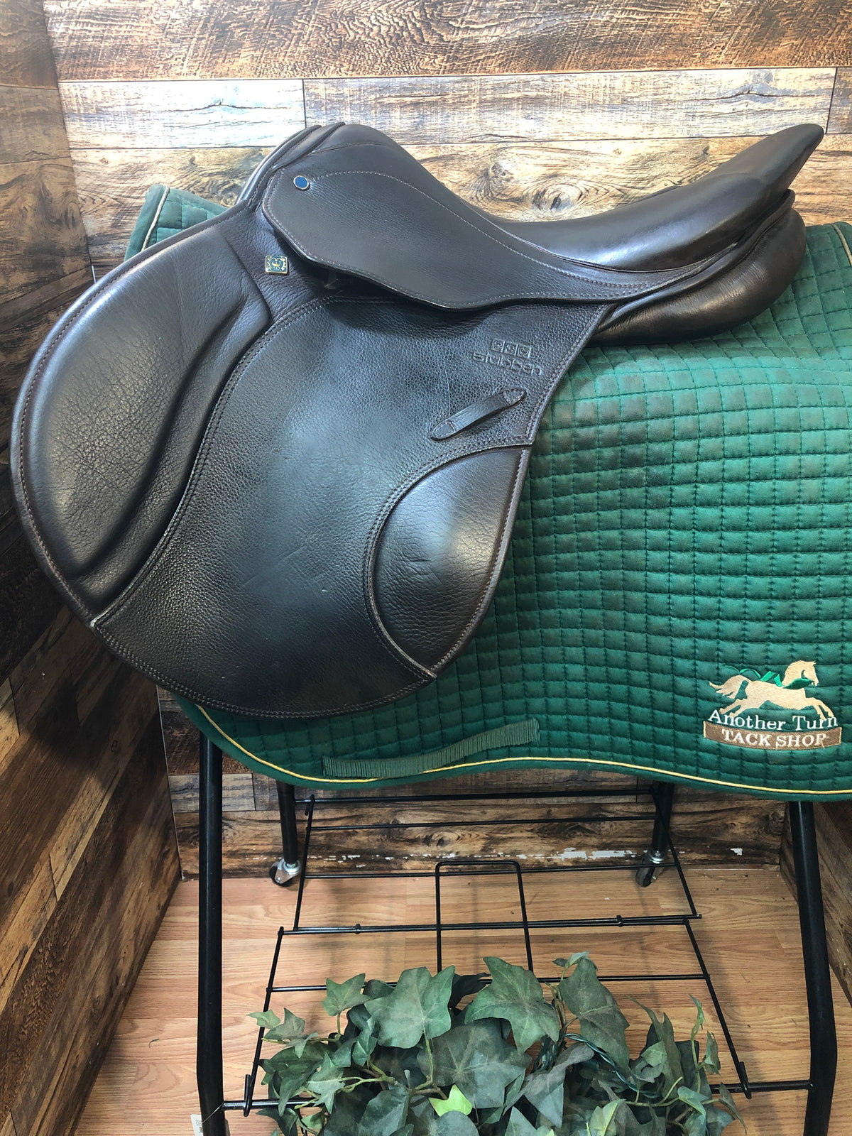 17" Stubben Roxane Close Contact Saddle