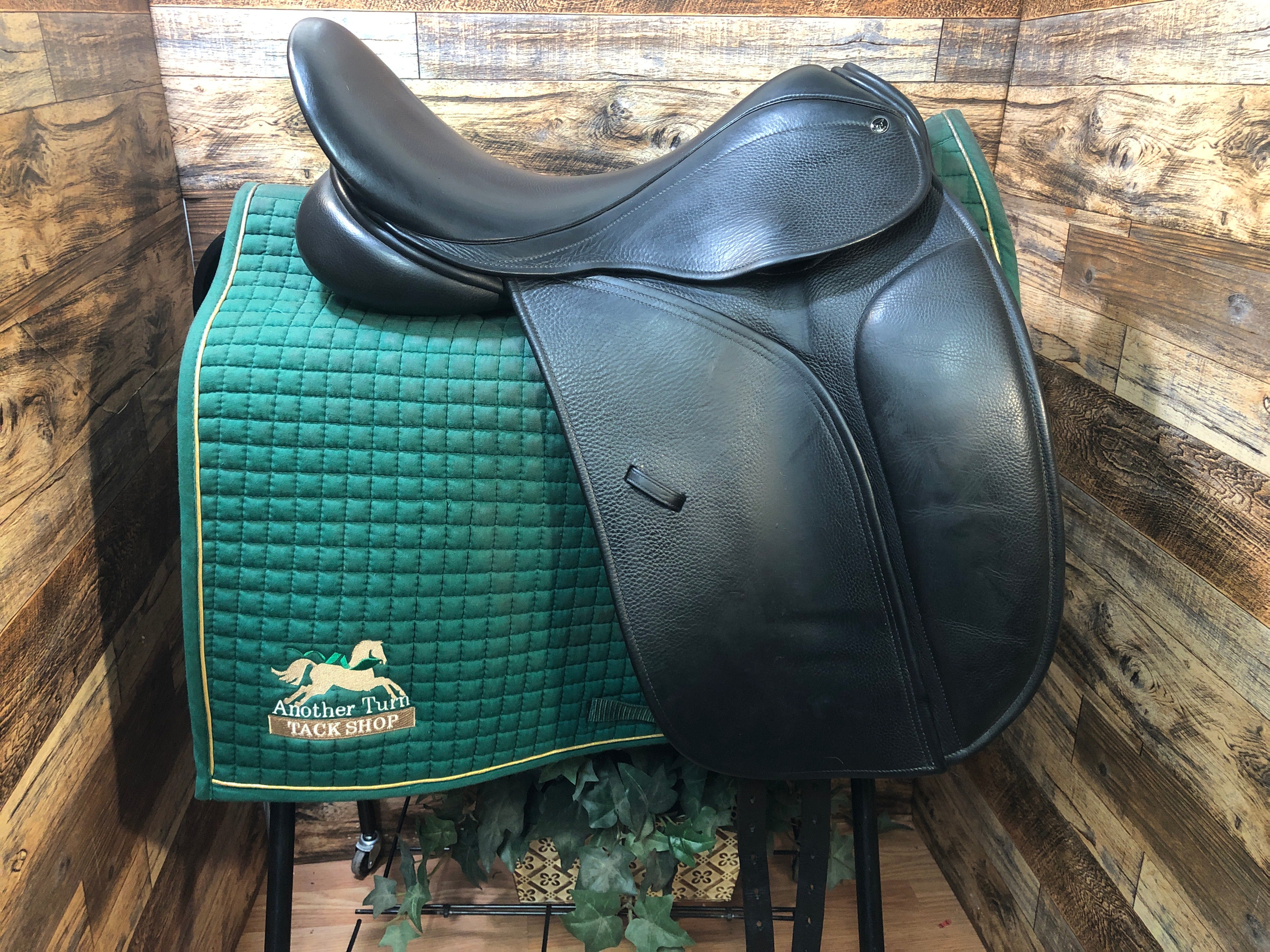17.5" County Perfection Dressage Saddle