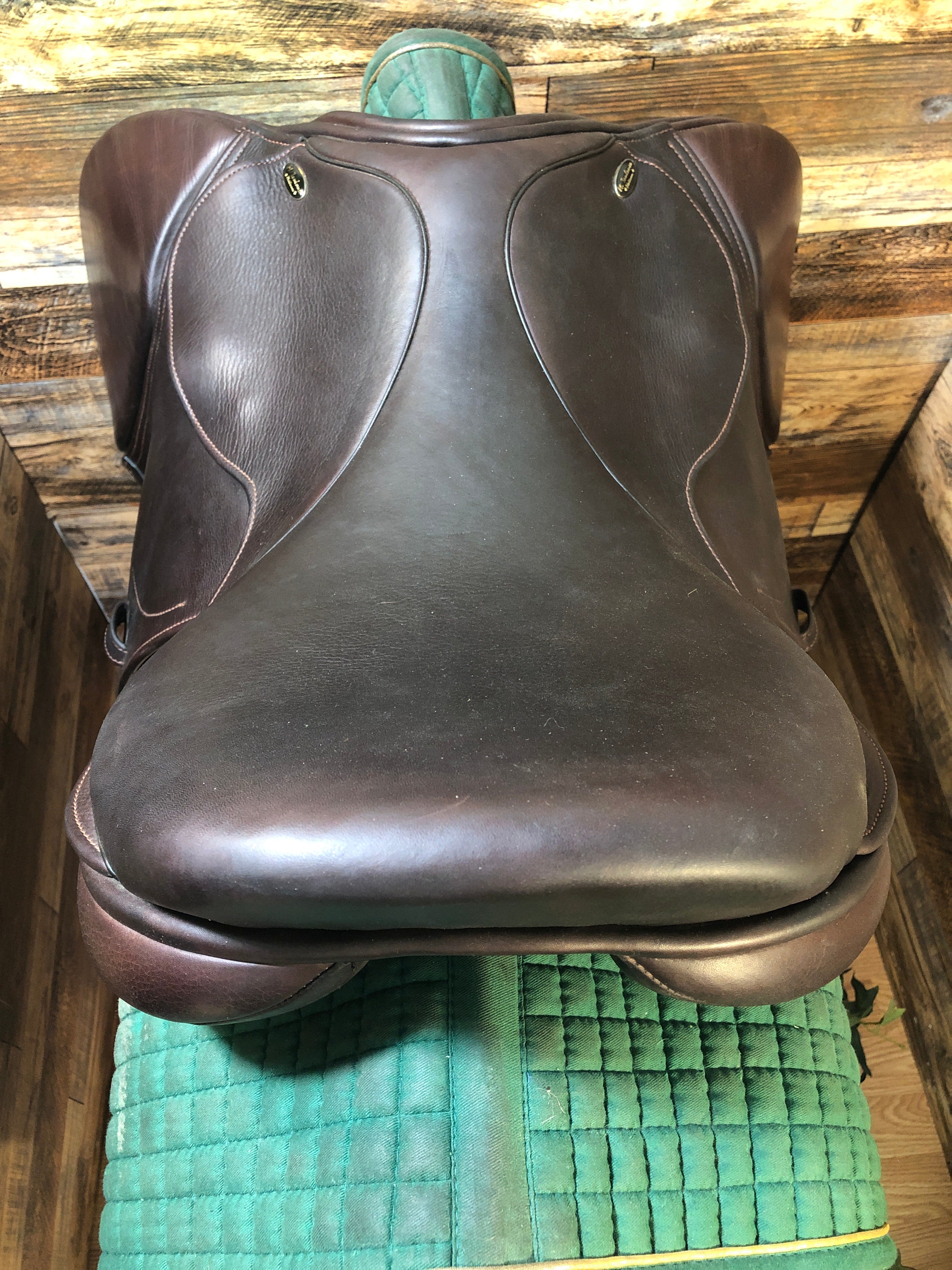 17.5" M Toulouse Premia Close Contact