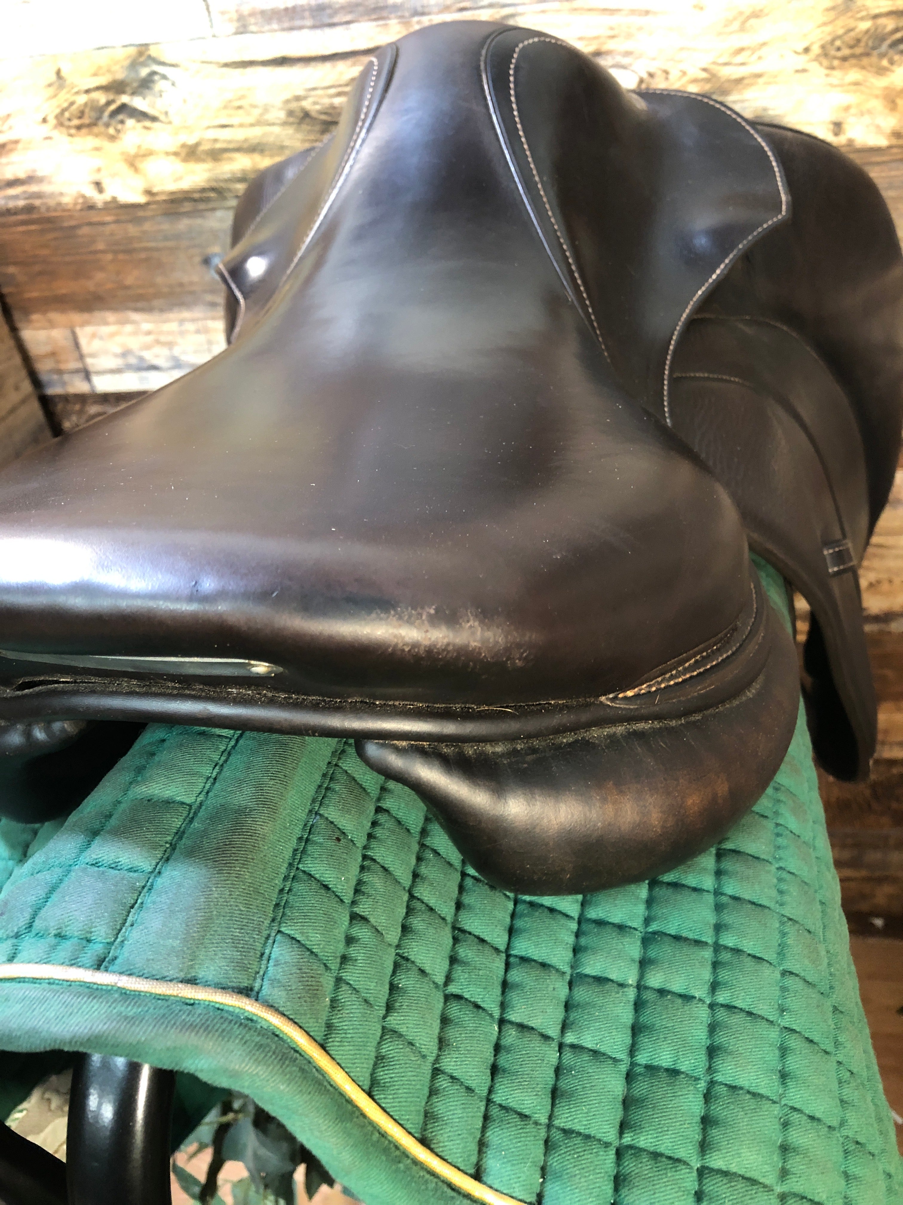 17" Voltaire Palm Beach Jump Saddle