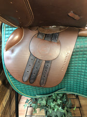 16.5" Collegiate Close Contact Saddle