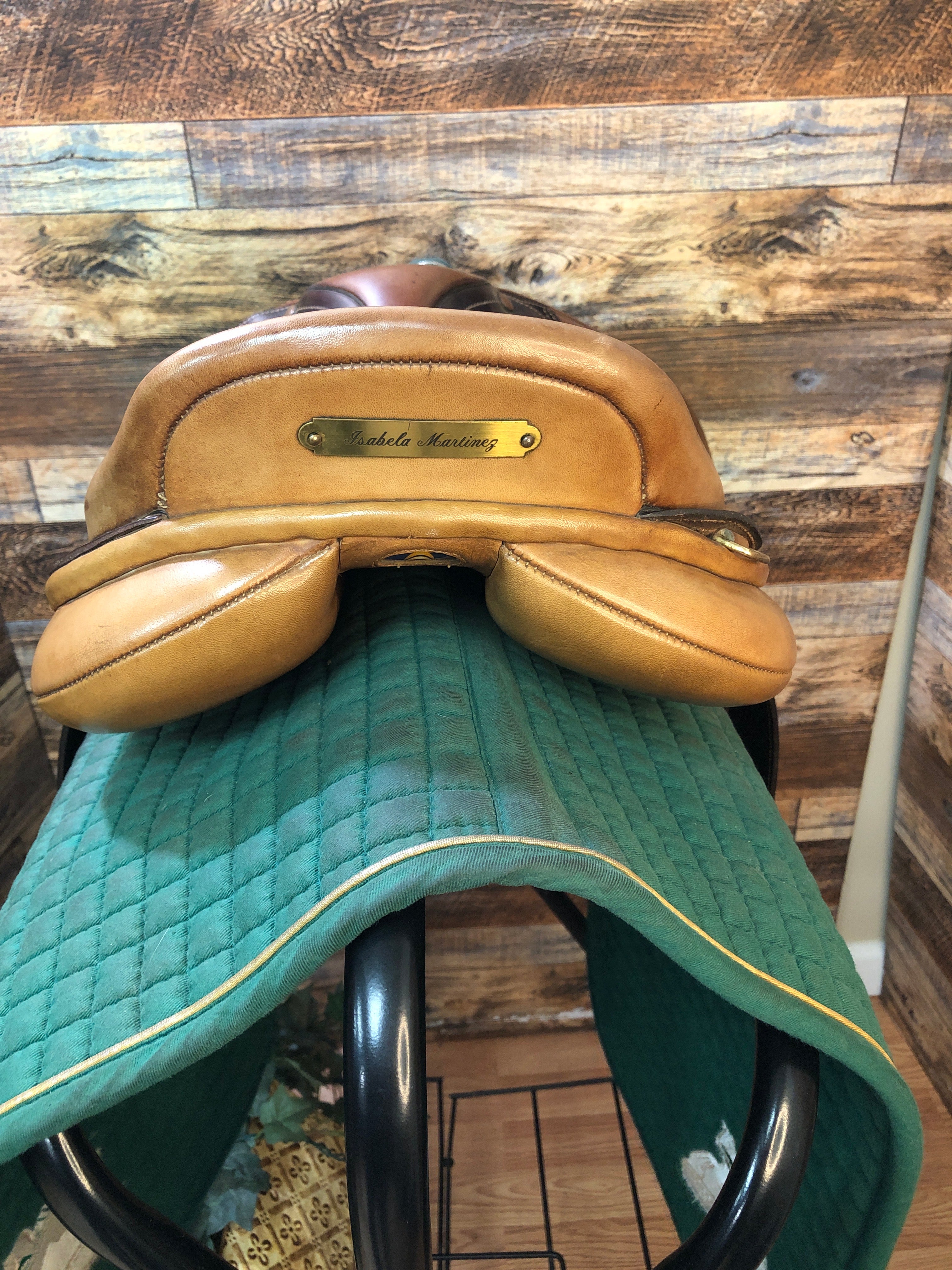 17" Bates Carilli Close Contact Saddle