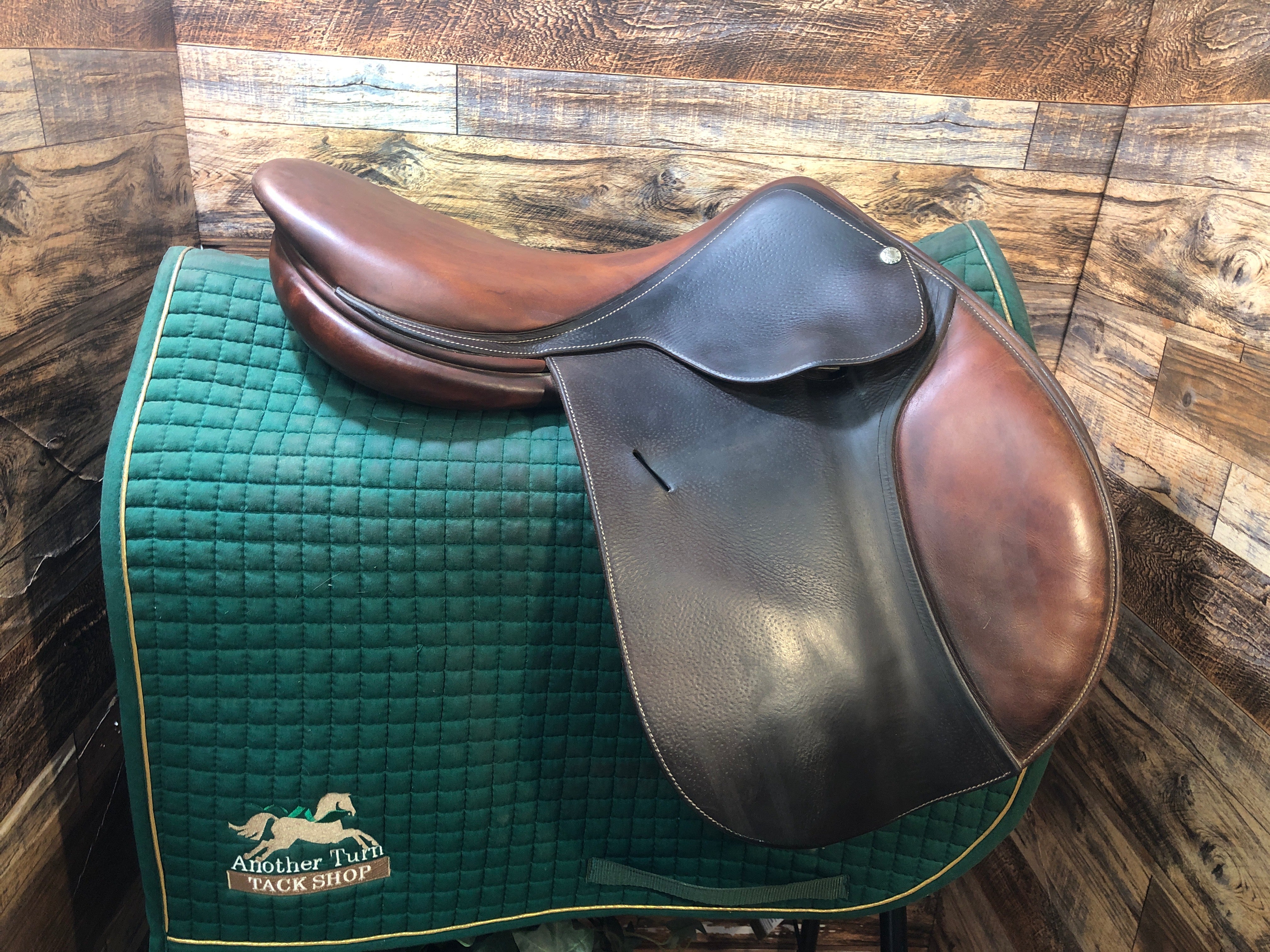 18" Butet Close Contact Saddle