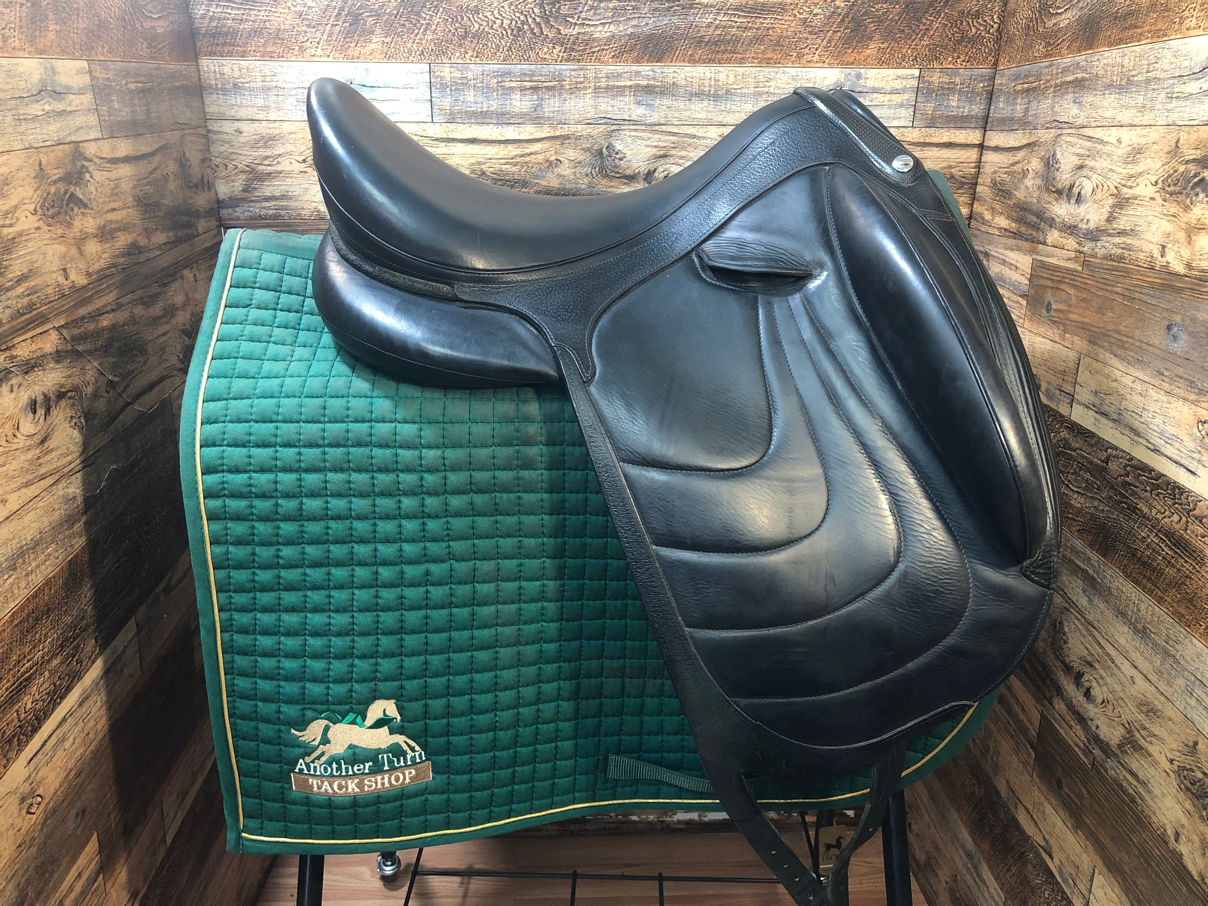 18" Devoucoux Harmonie Saddle