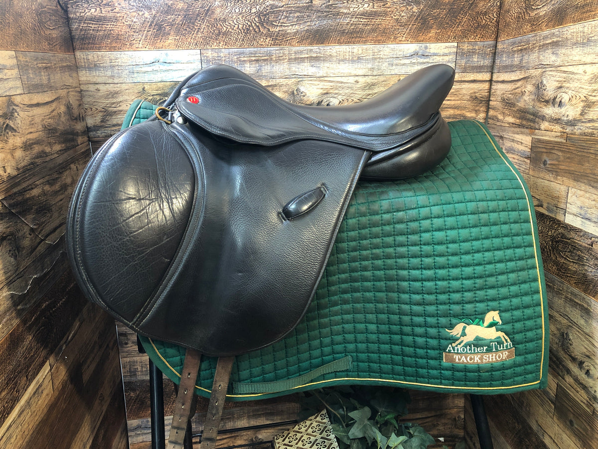 17" Hastilow Concept Jump Saddle
