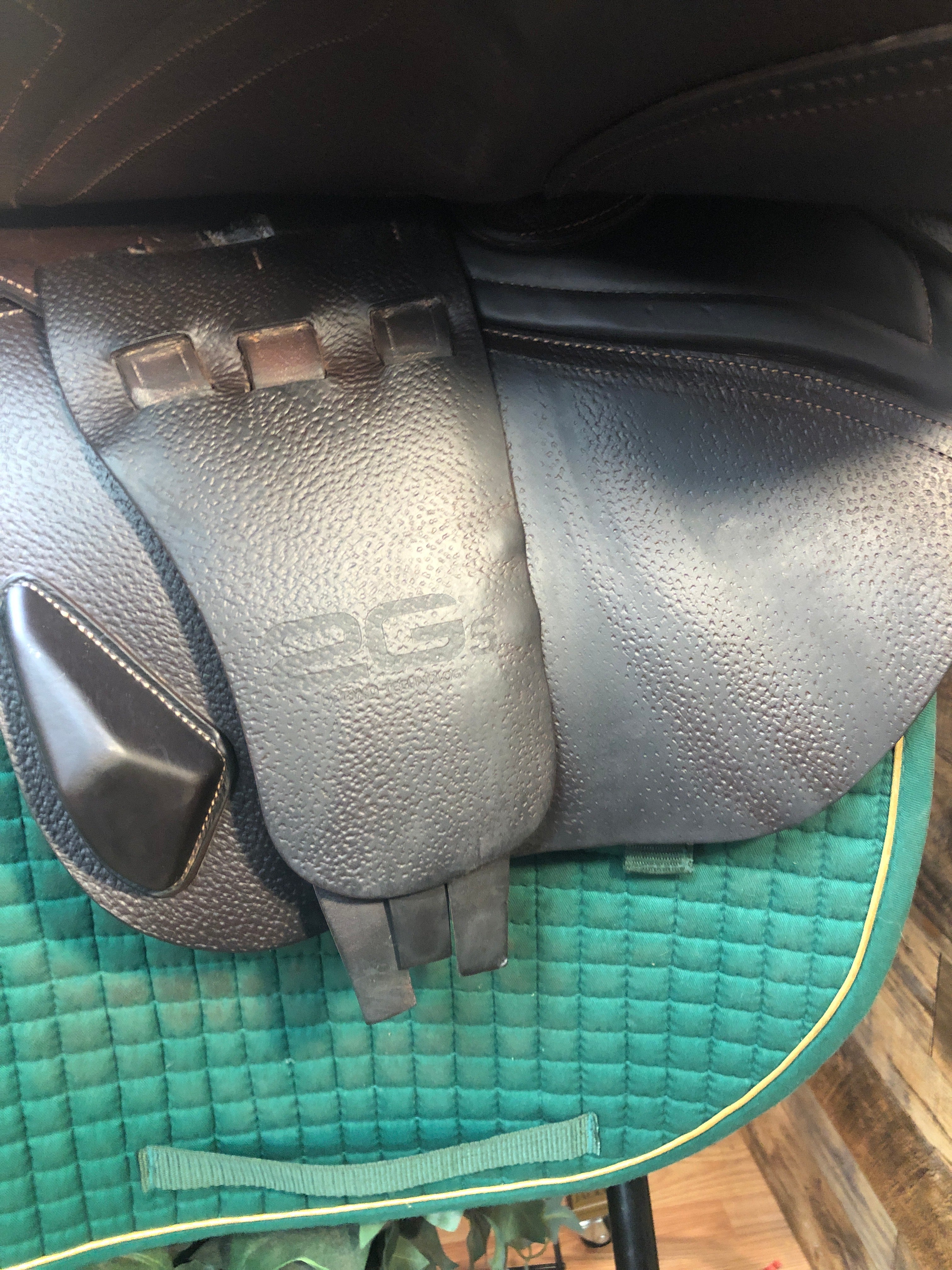 17.5" CWD 2GS Close Contact Saddle (2020)