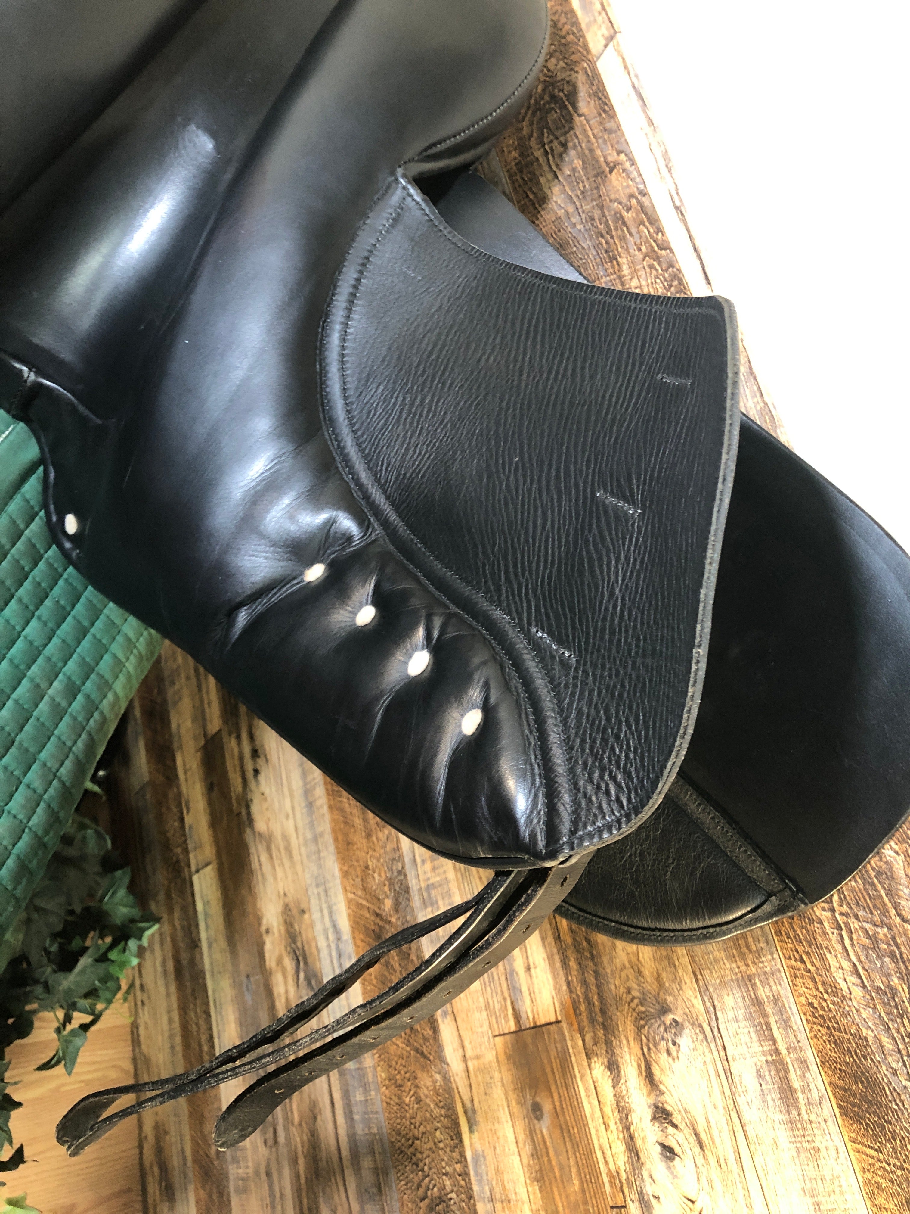 17.5" Albion Style Dressage 5.5" Tree/ 17" Flap