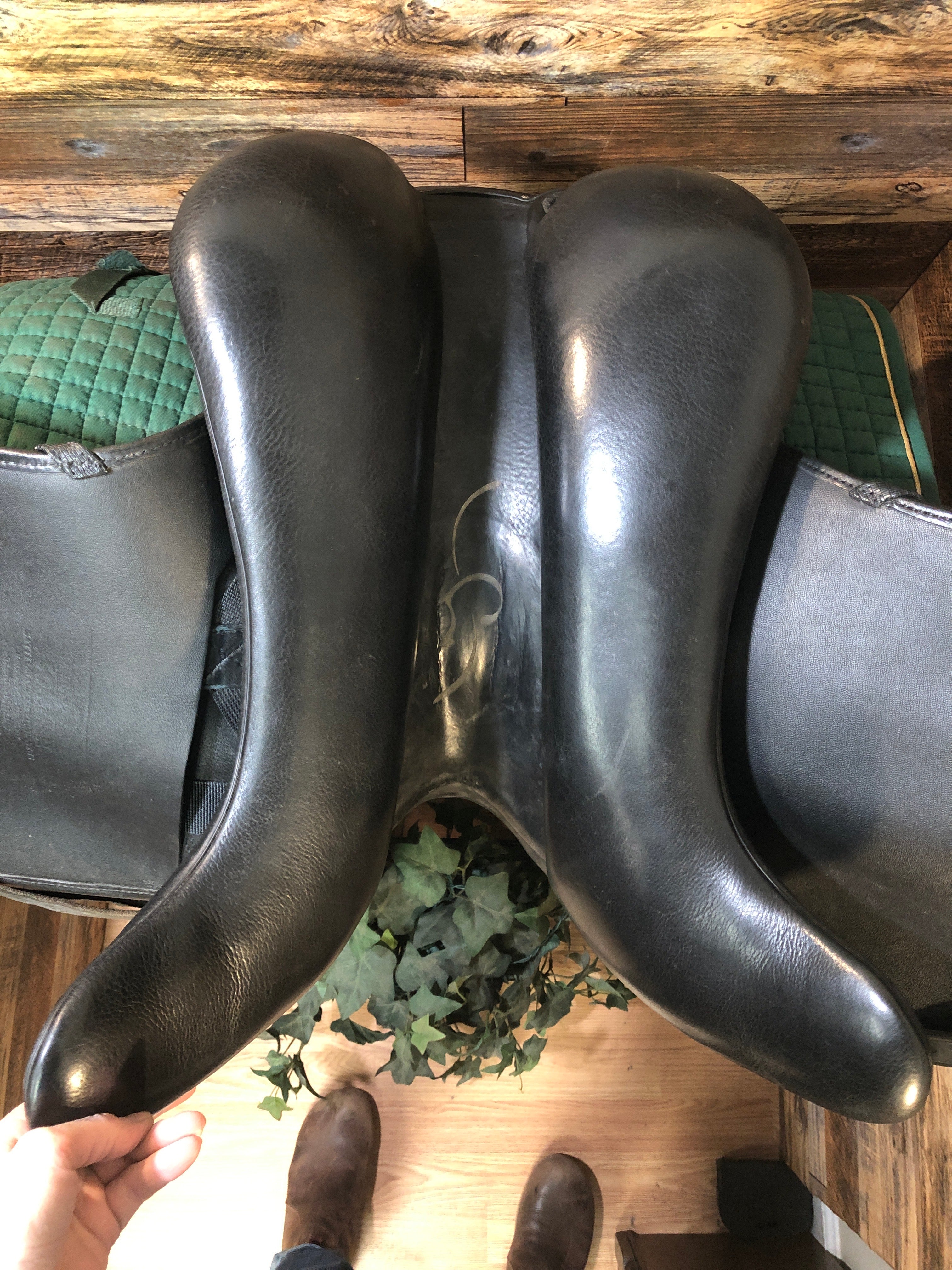 18" Sommer S-Spezial Monoflap Dressage Saddle