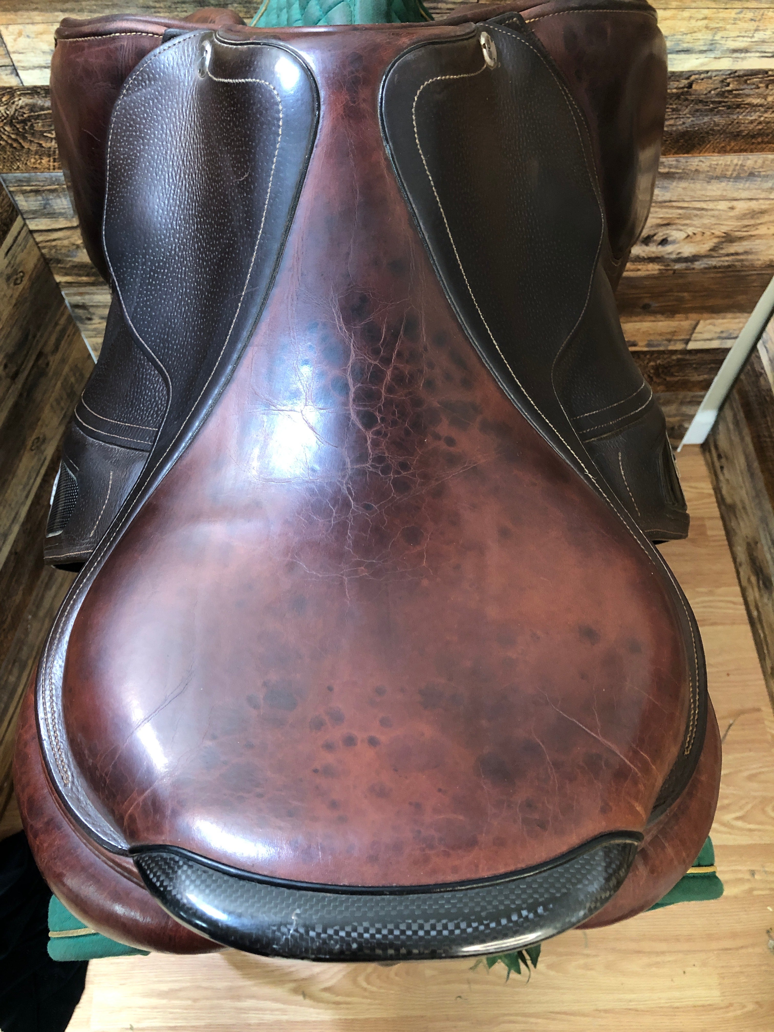 17.5" CWD 2Gs Close Contact Saddle