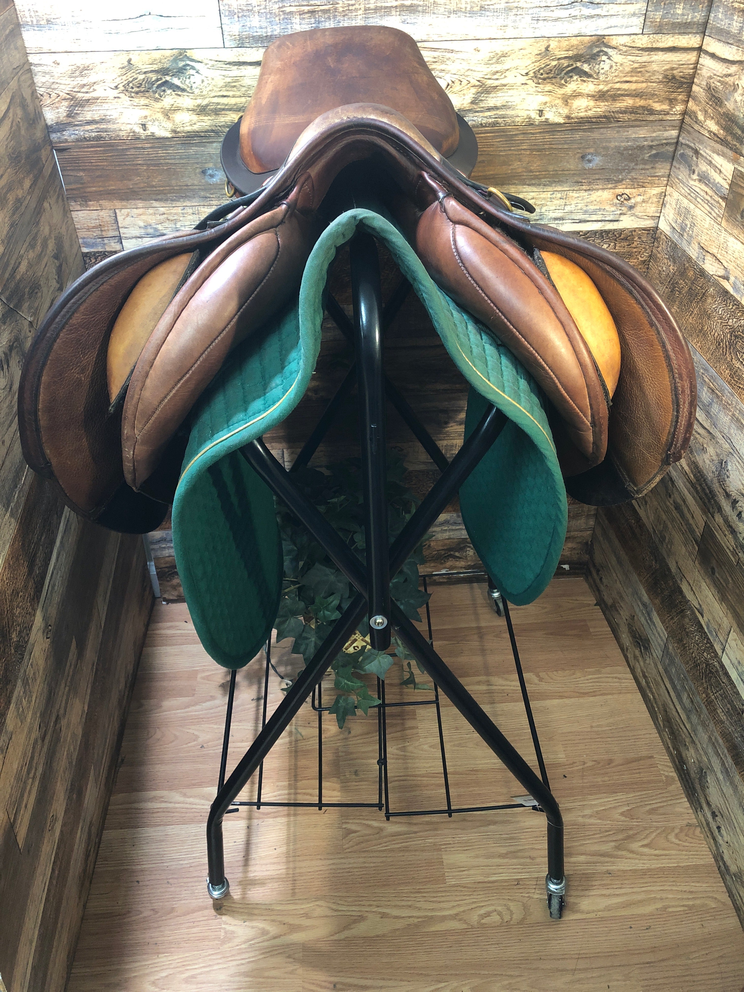 17" Hastilow Jump Concept Saddle