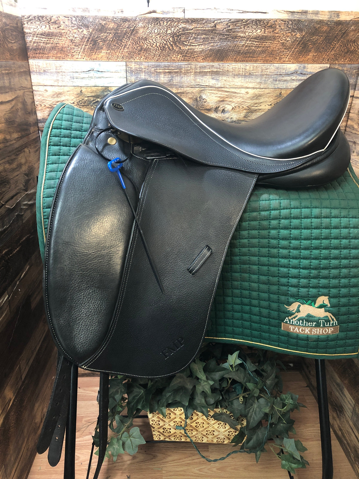18" FMP Adjustable Fresian Aachen Dressage Saddle