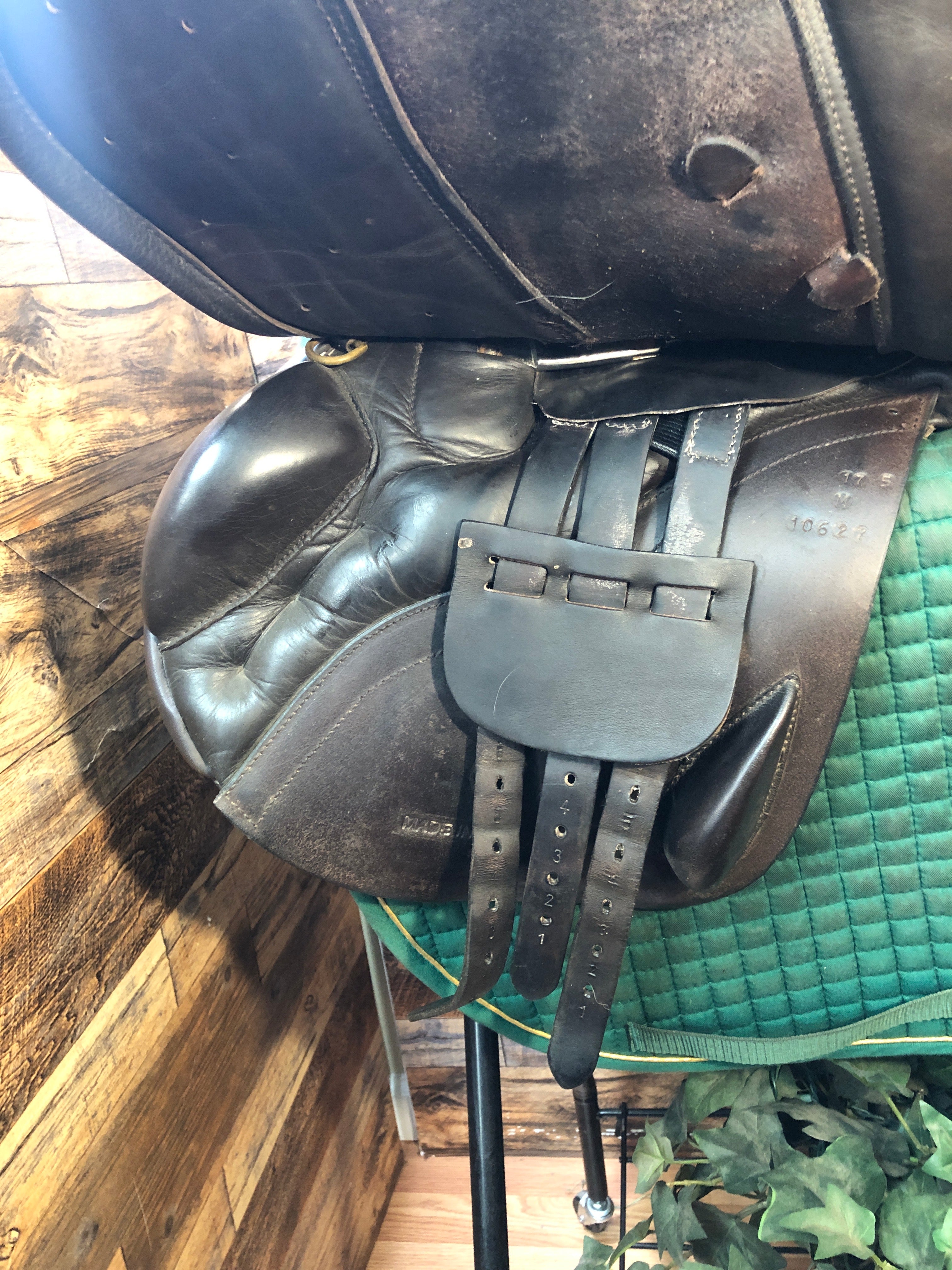 17.5" Detente Jump Saddle
