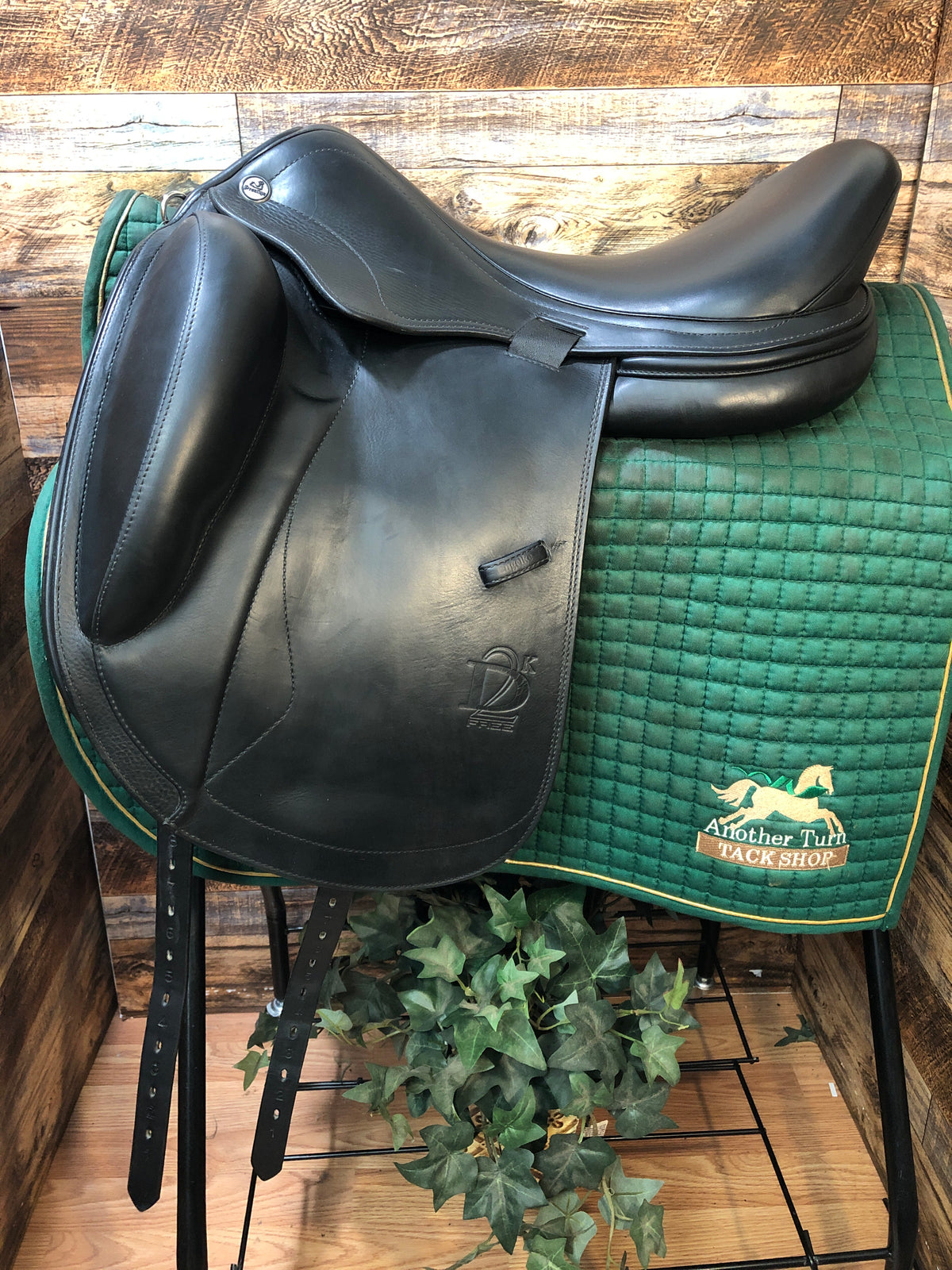 18" Prestige D2K Dressage Saddle