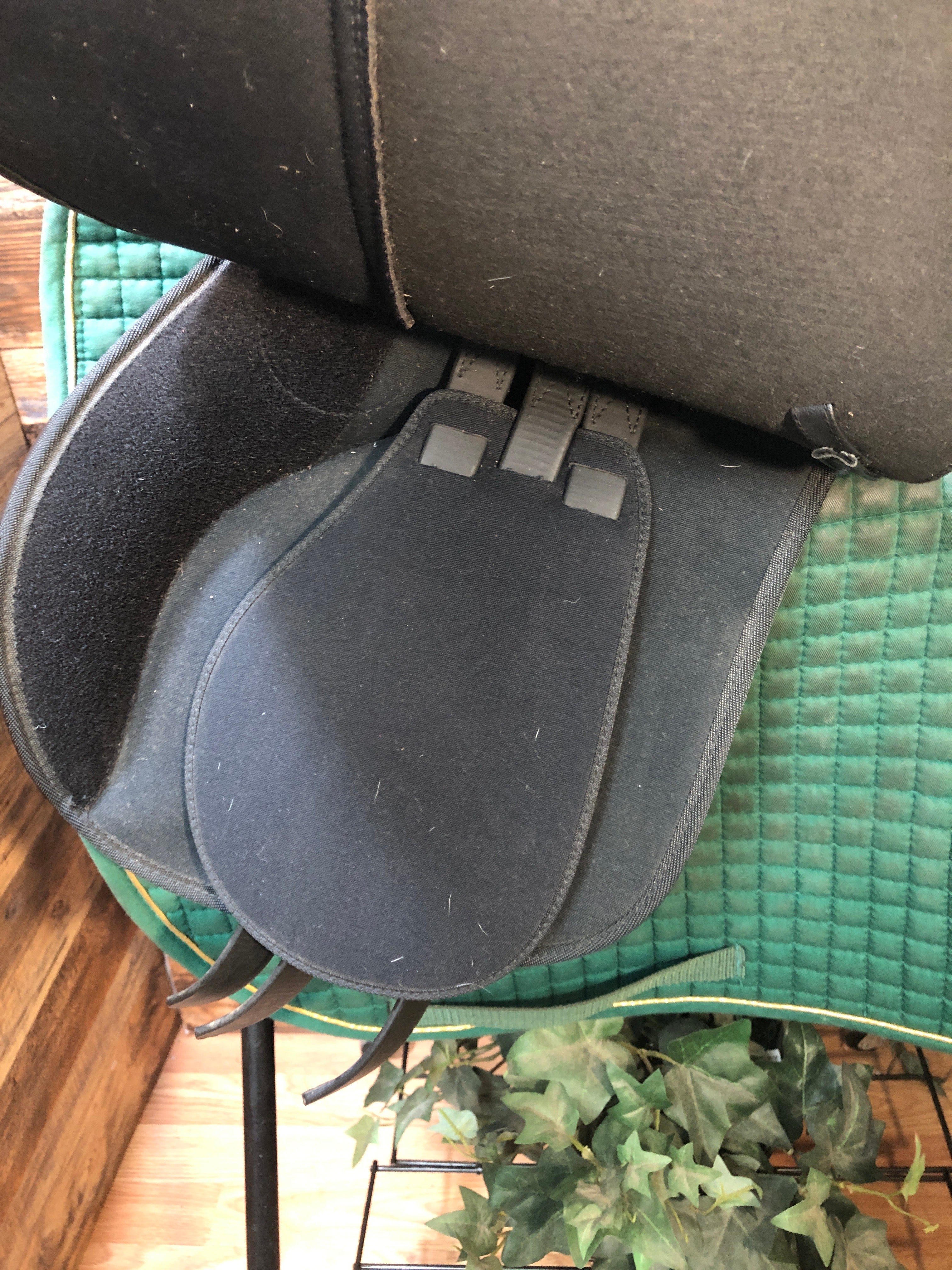 16.5" Wintec All Purpose Saddle