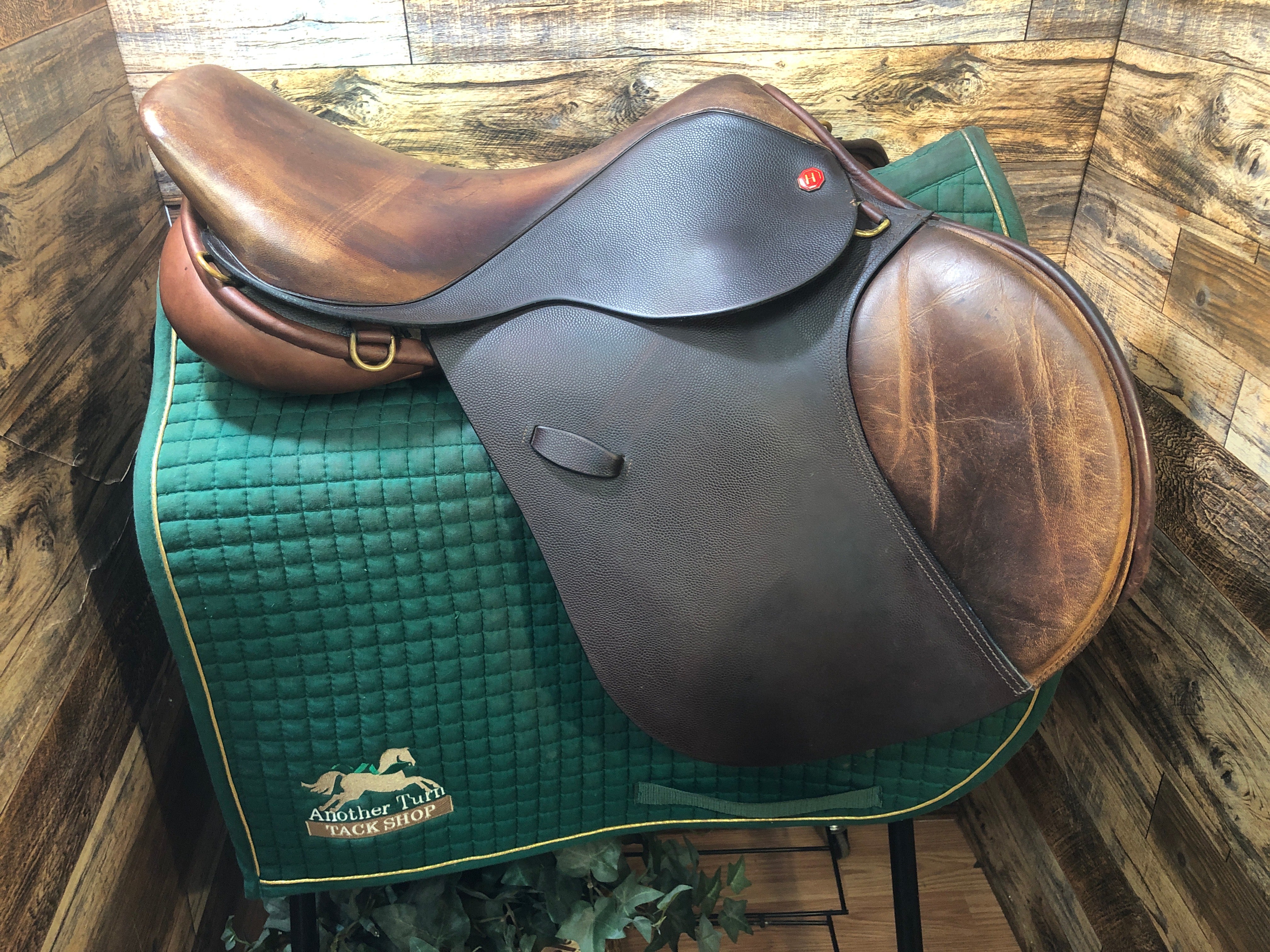 17" Hastilow Jump Concept Saddle