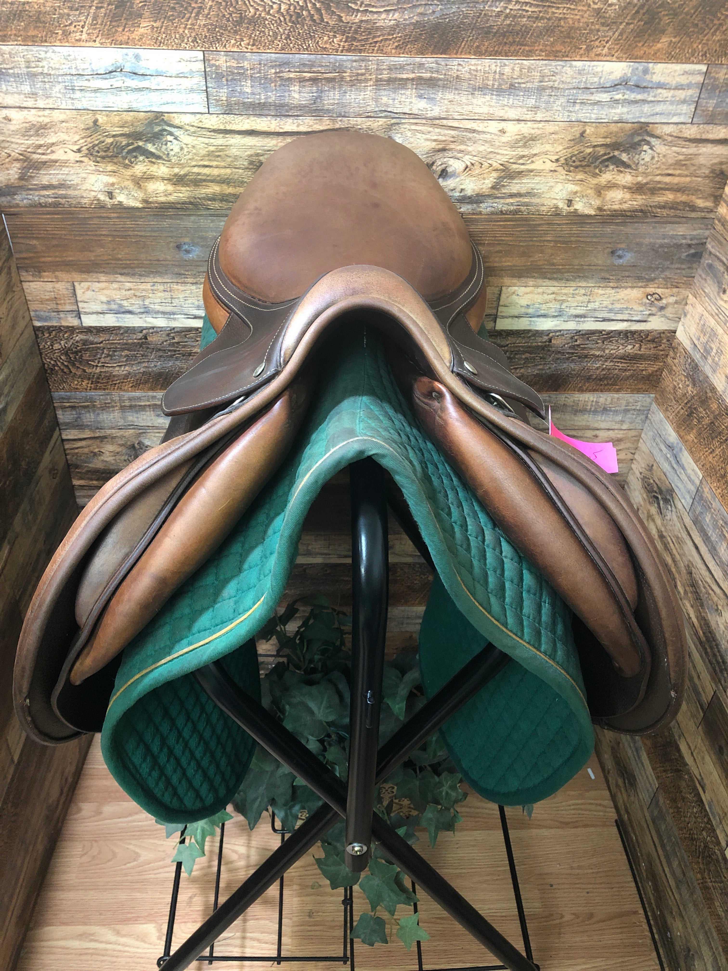 17.5" Antares Close Contact Saddle