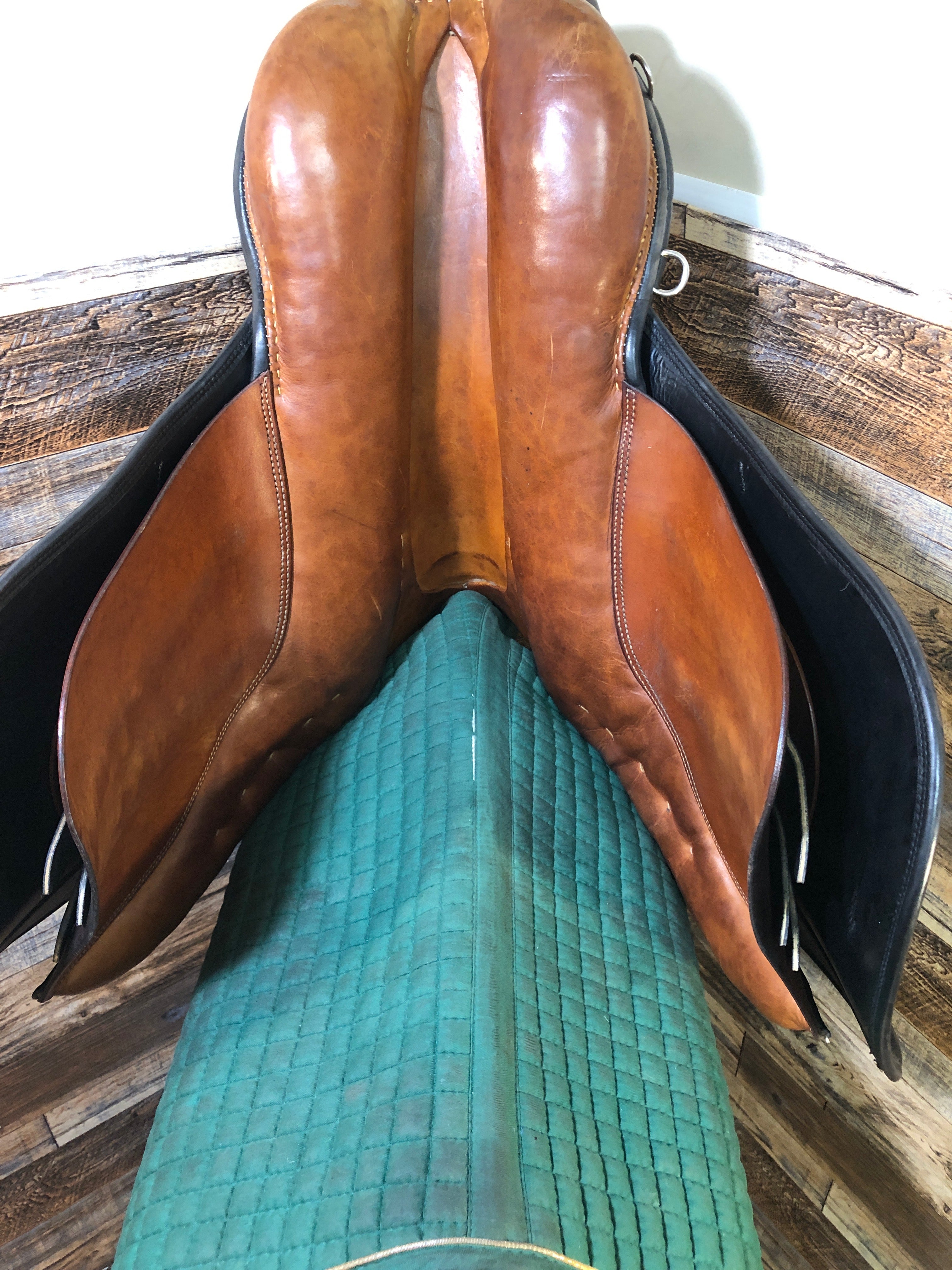 18" Stubben Romanus II Jump Saddle