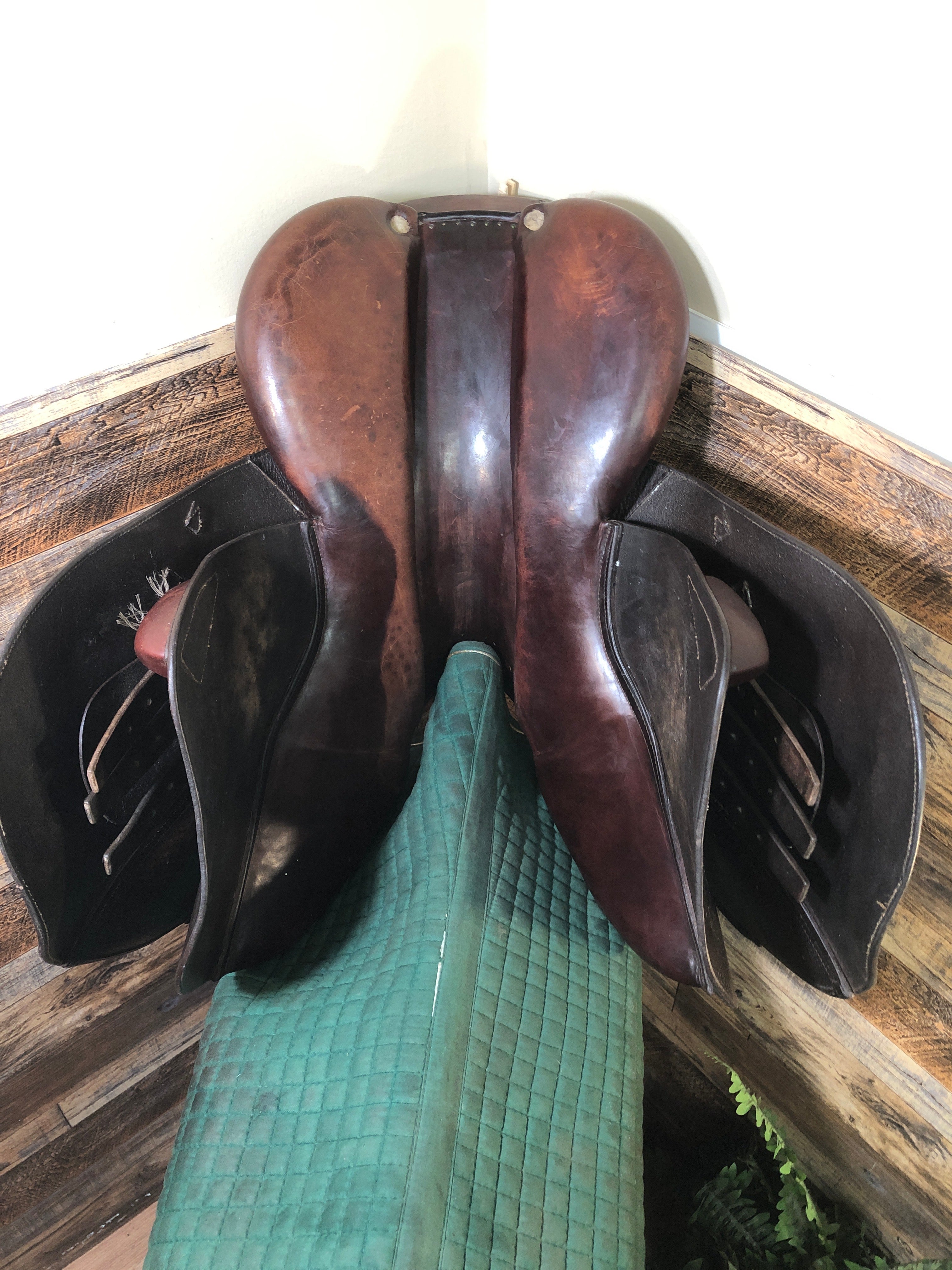 17.5" CWD Jump Saddle