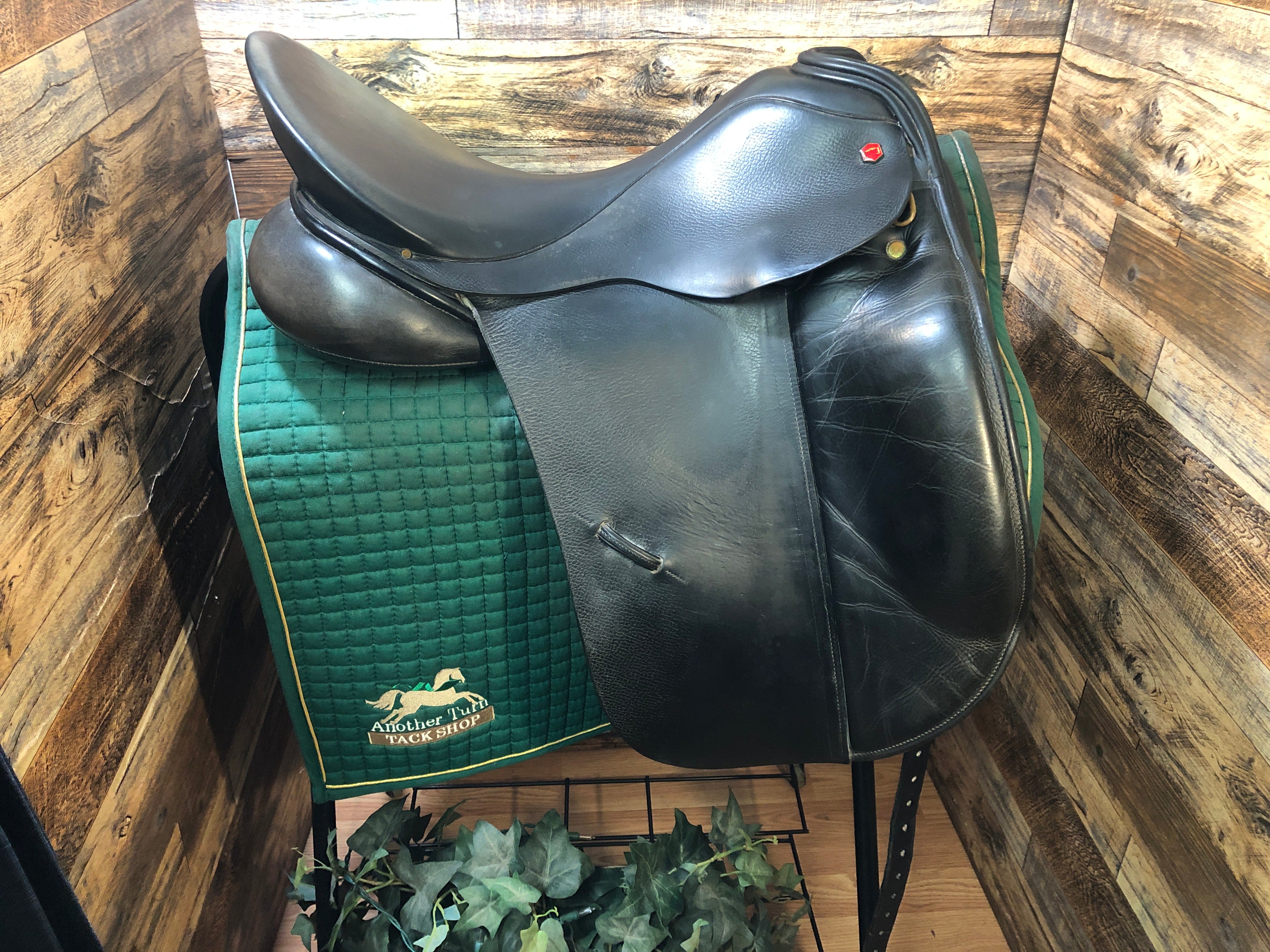 18" Albion Dressage Saddle