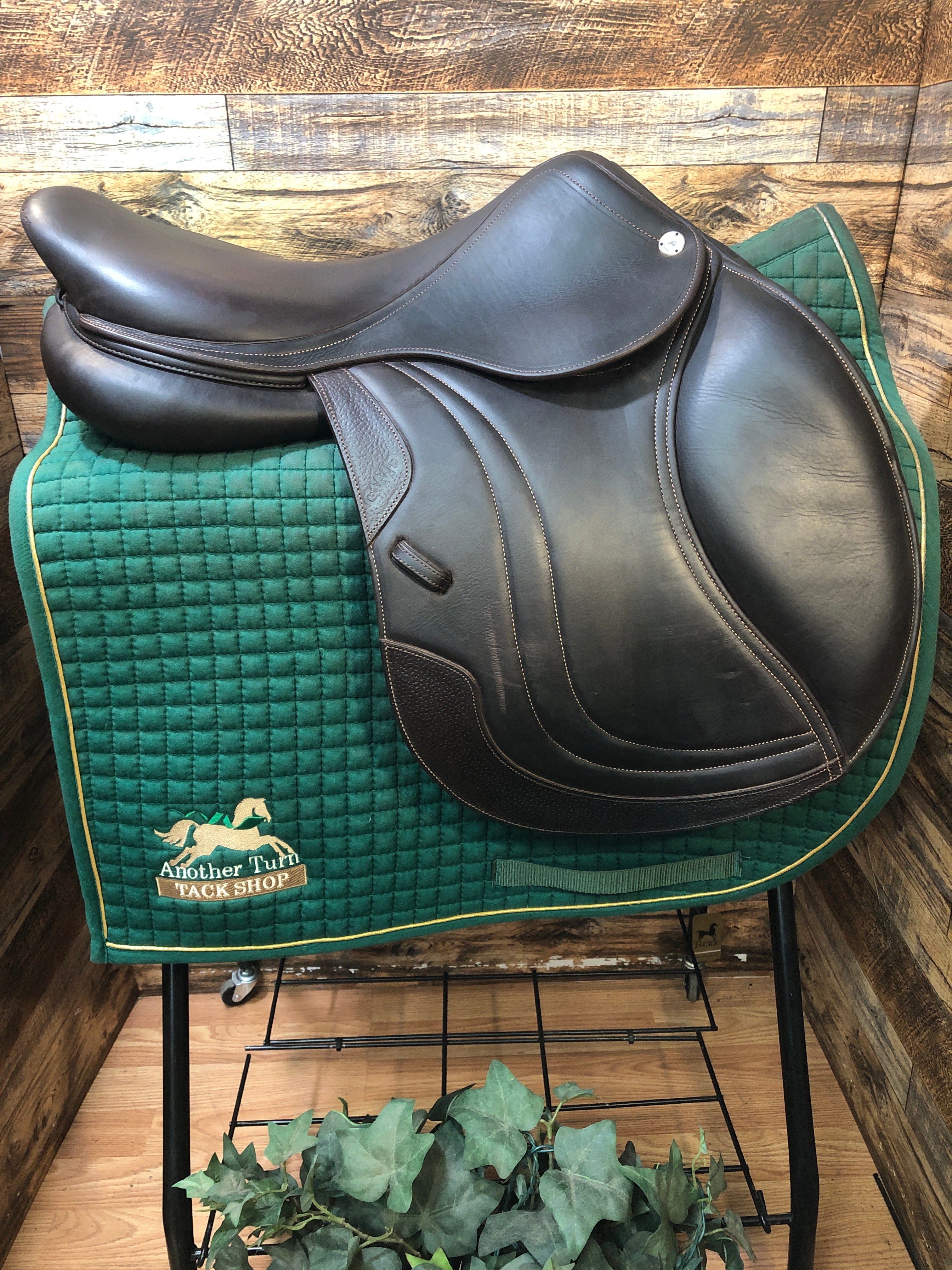 18" CWD SEO3 Close Contact Jump Saddle