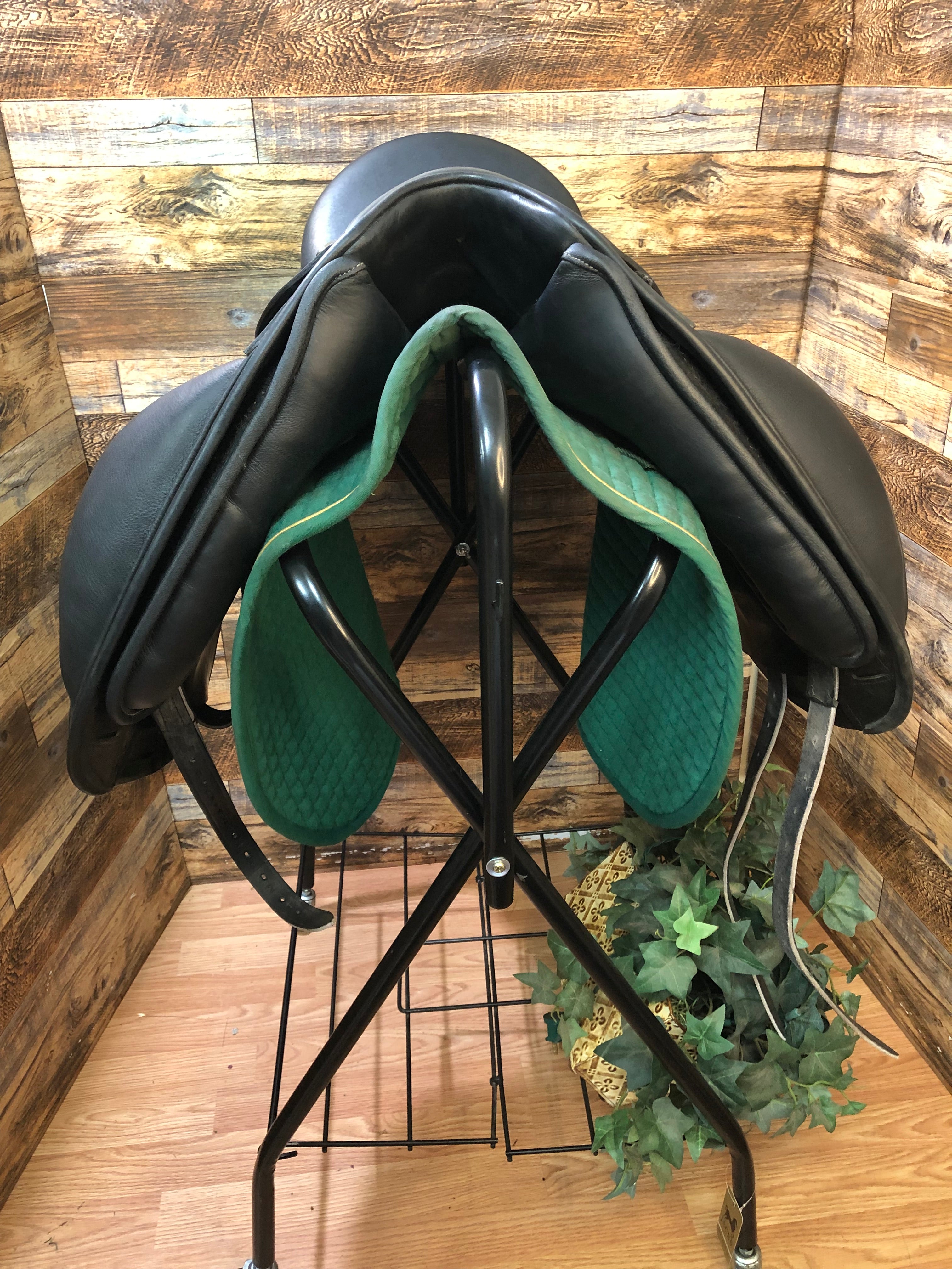 17" PDS Carl Hester Dressage Saddle