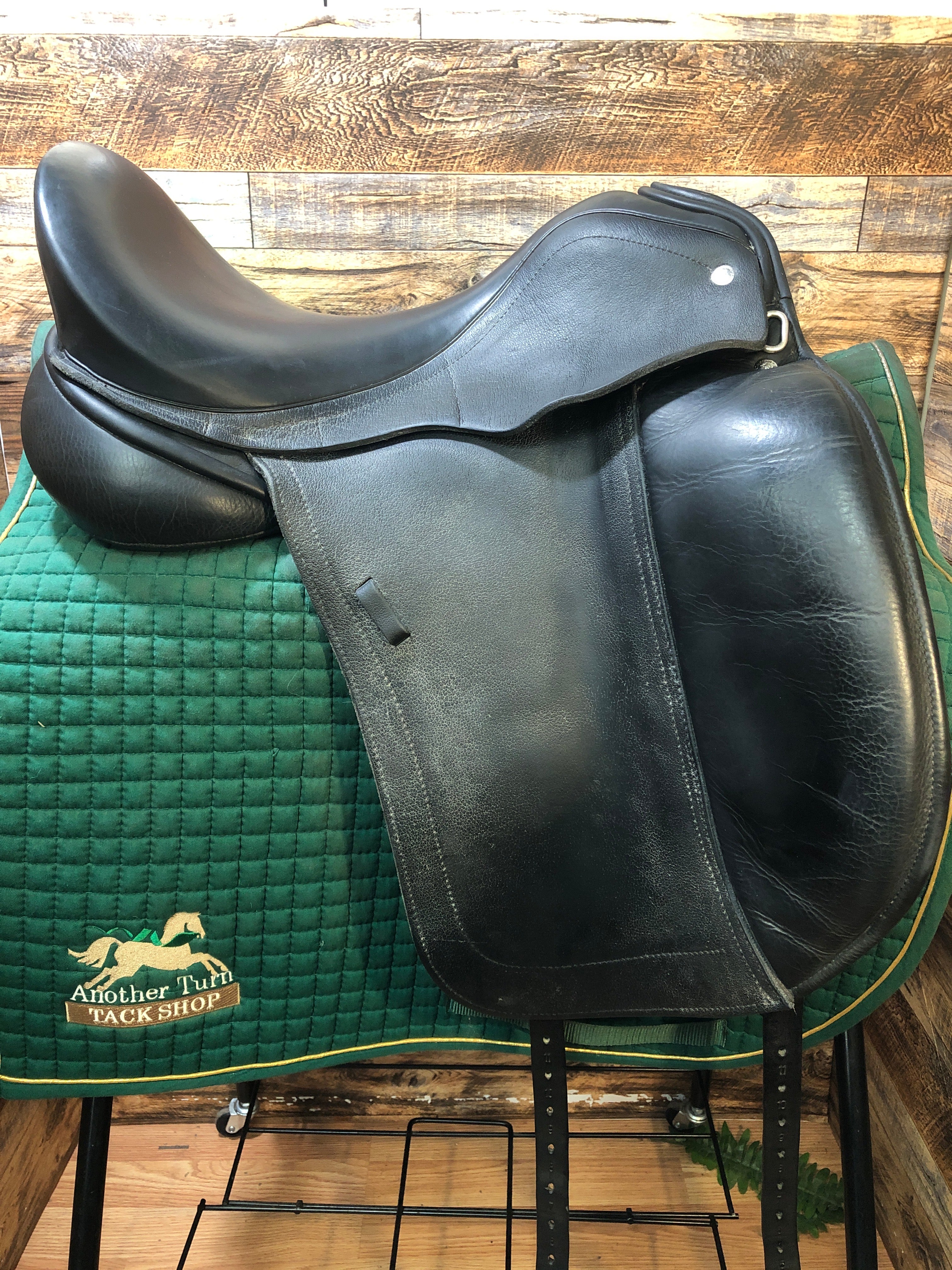 17" Custom Vantage Monoflap Dressage Saddle