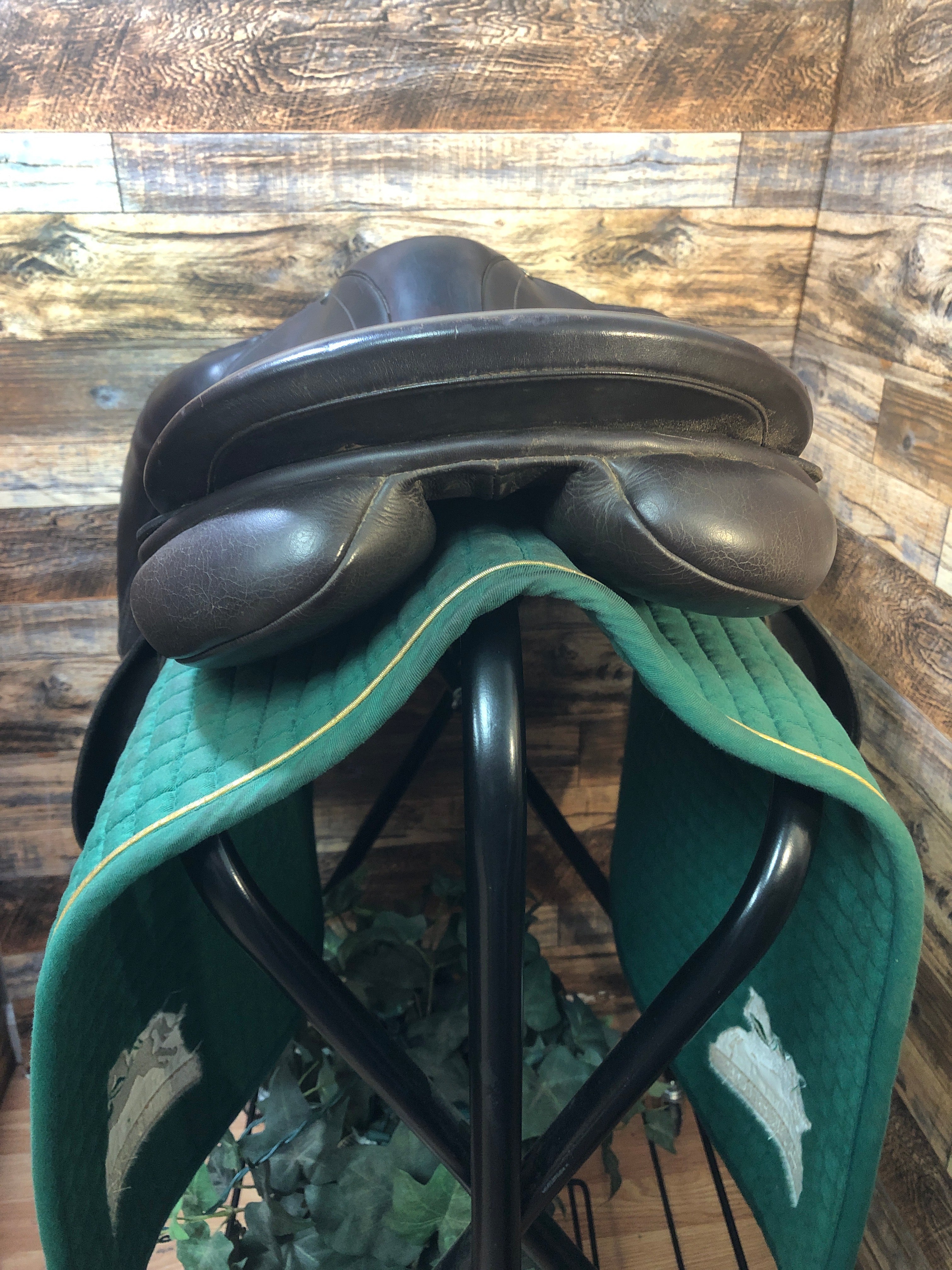 18" County Conquest Jump Saddle