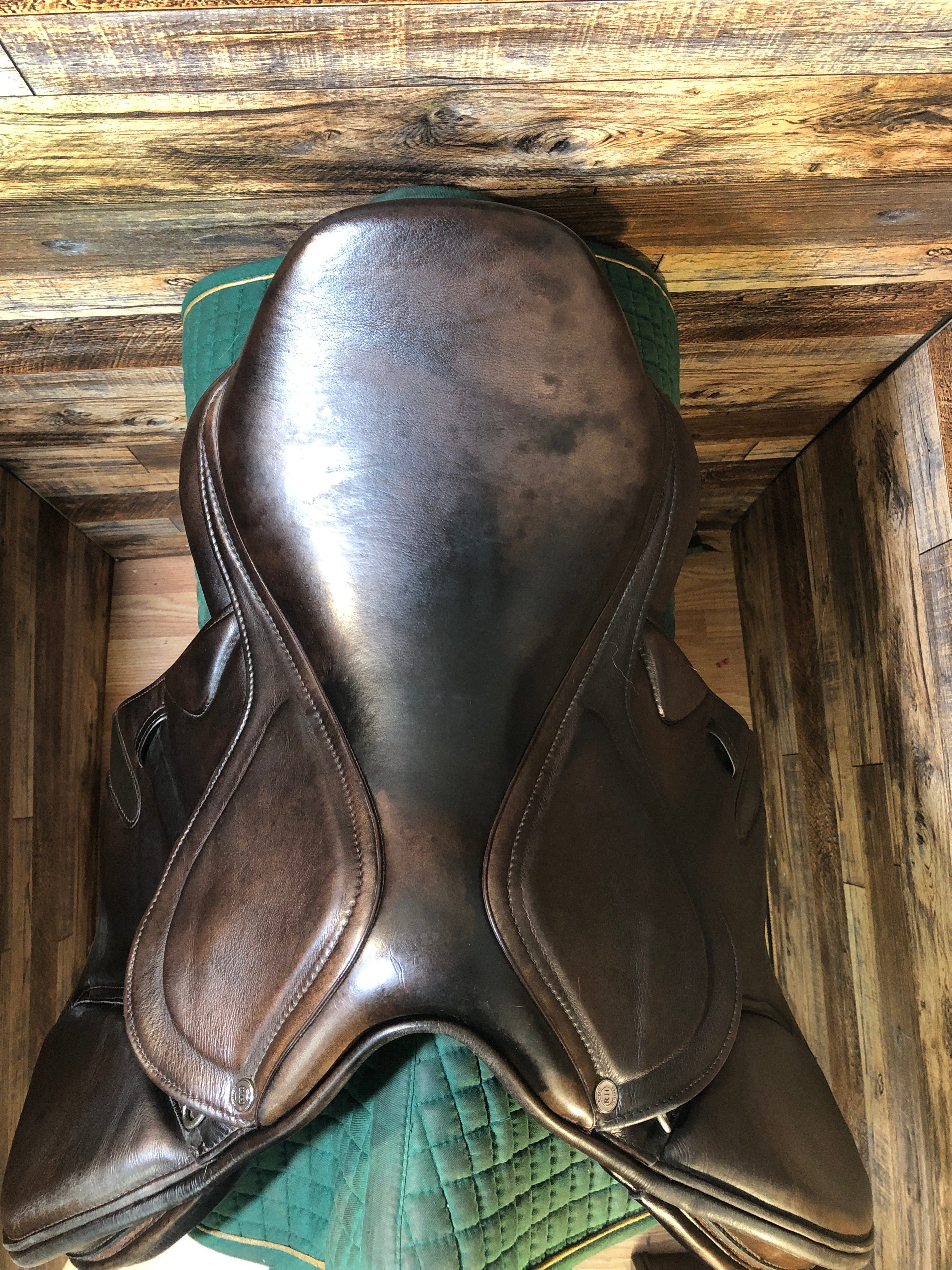 17" Royal Highness Marida Close Contact Saddle