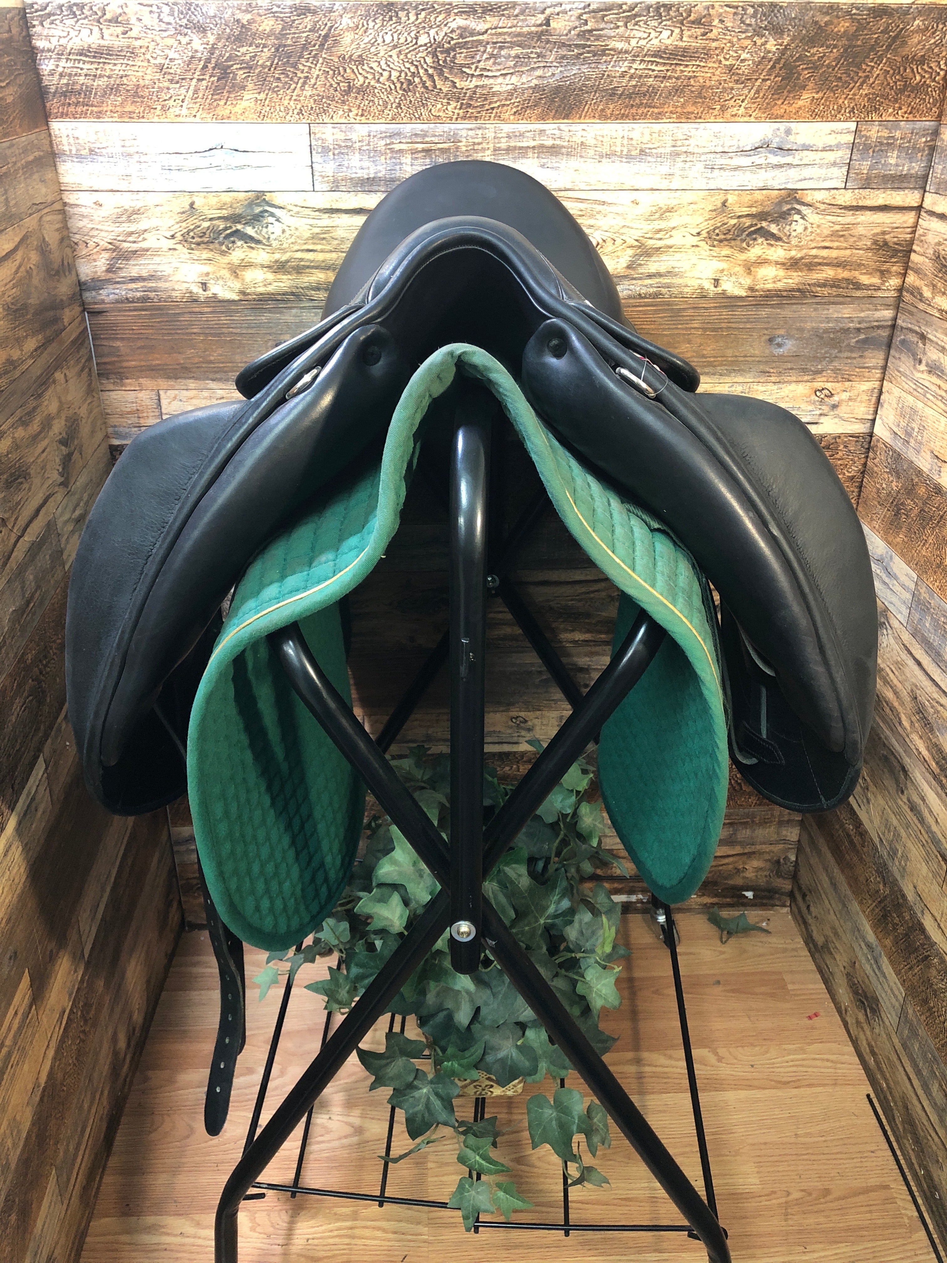 17" L'Apogee Dressage Saddle (2017)