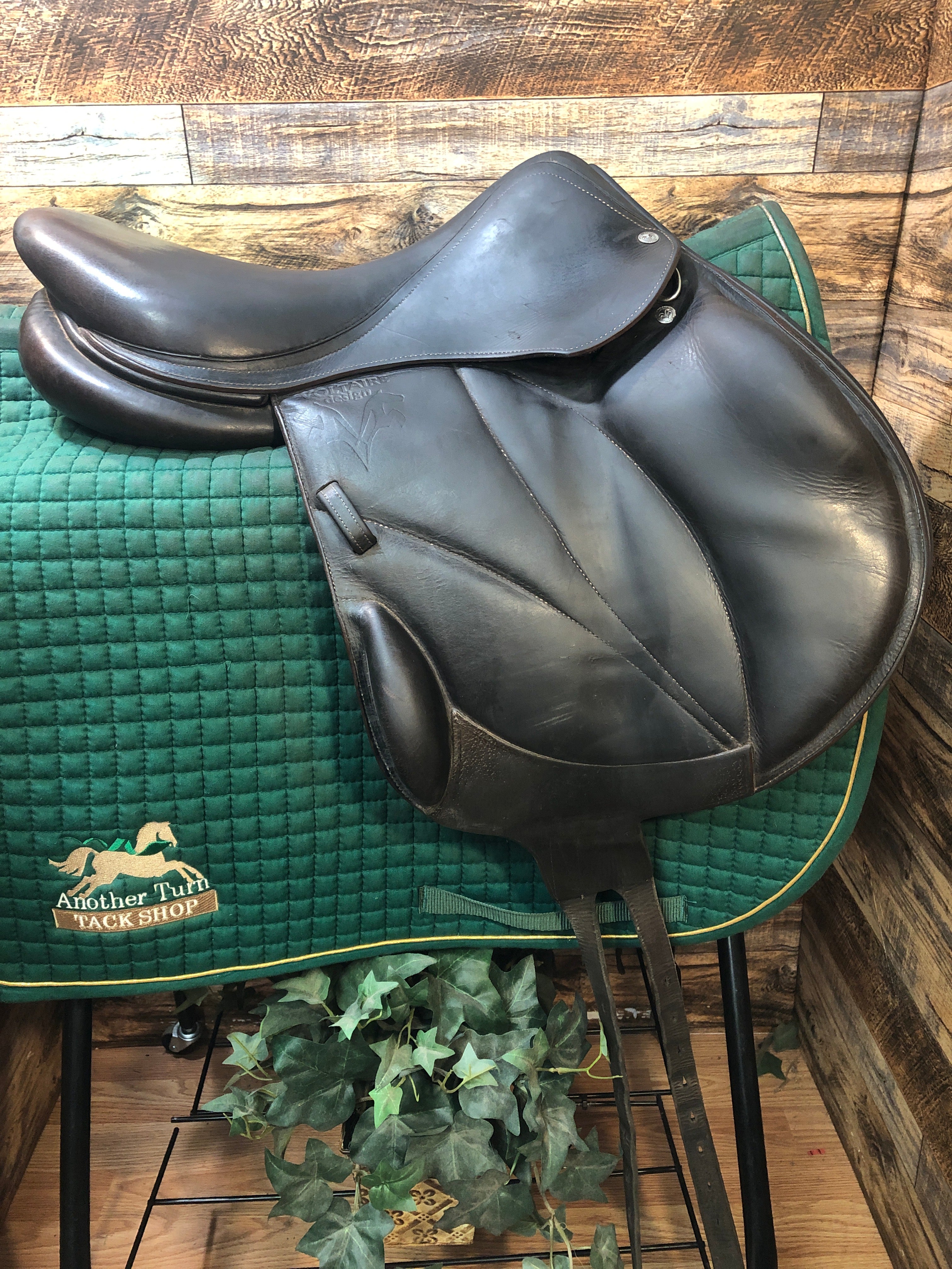 17" Voltaire Lexington Monoflap Jump Saddle