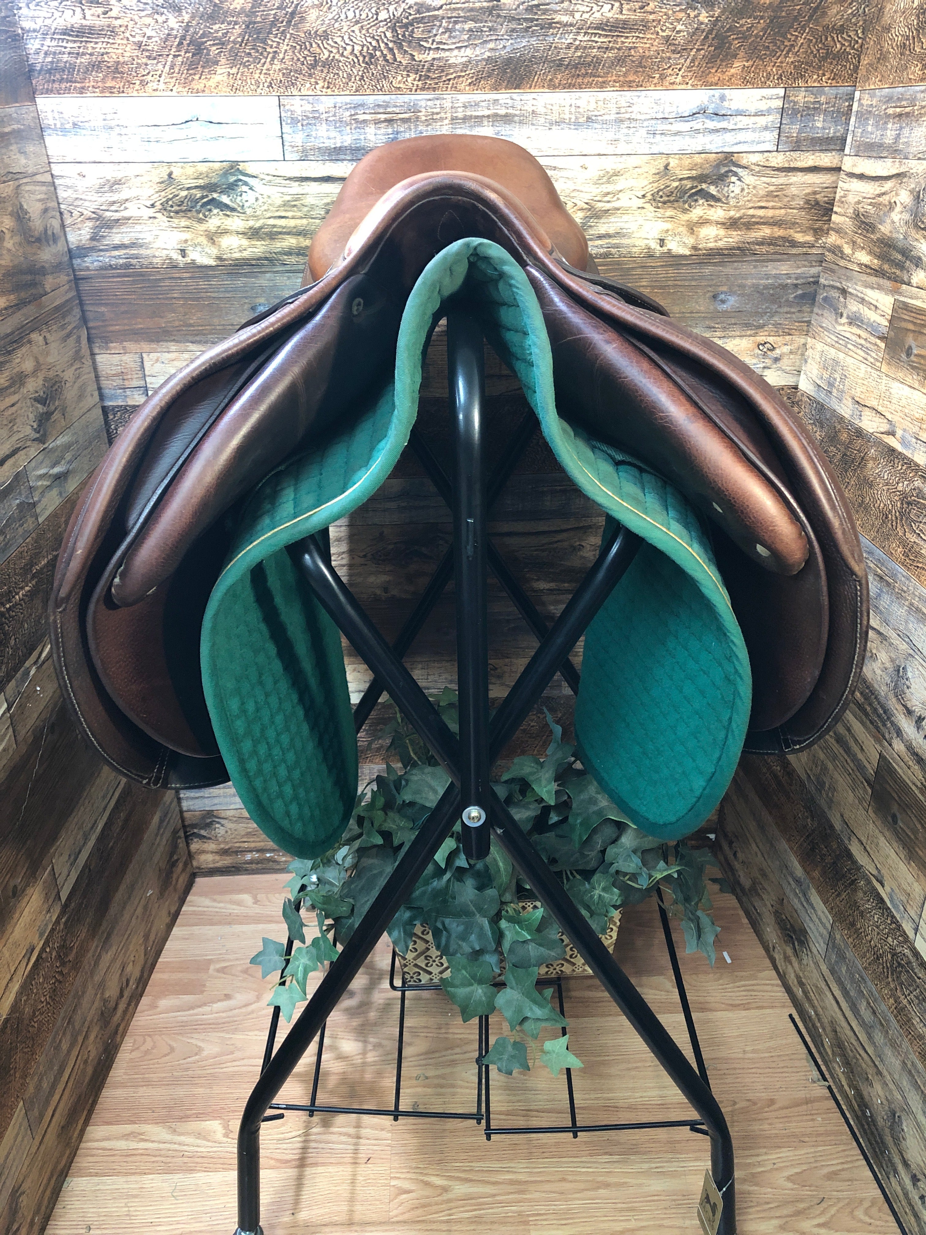 18" Antares Jump Saddle