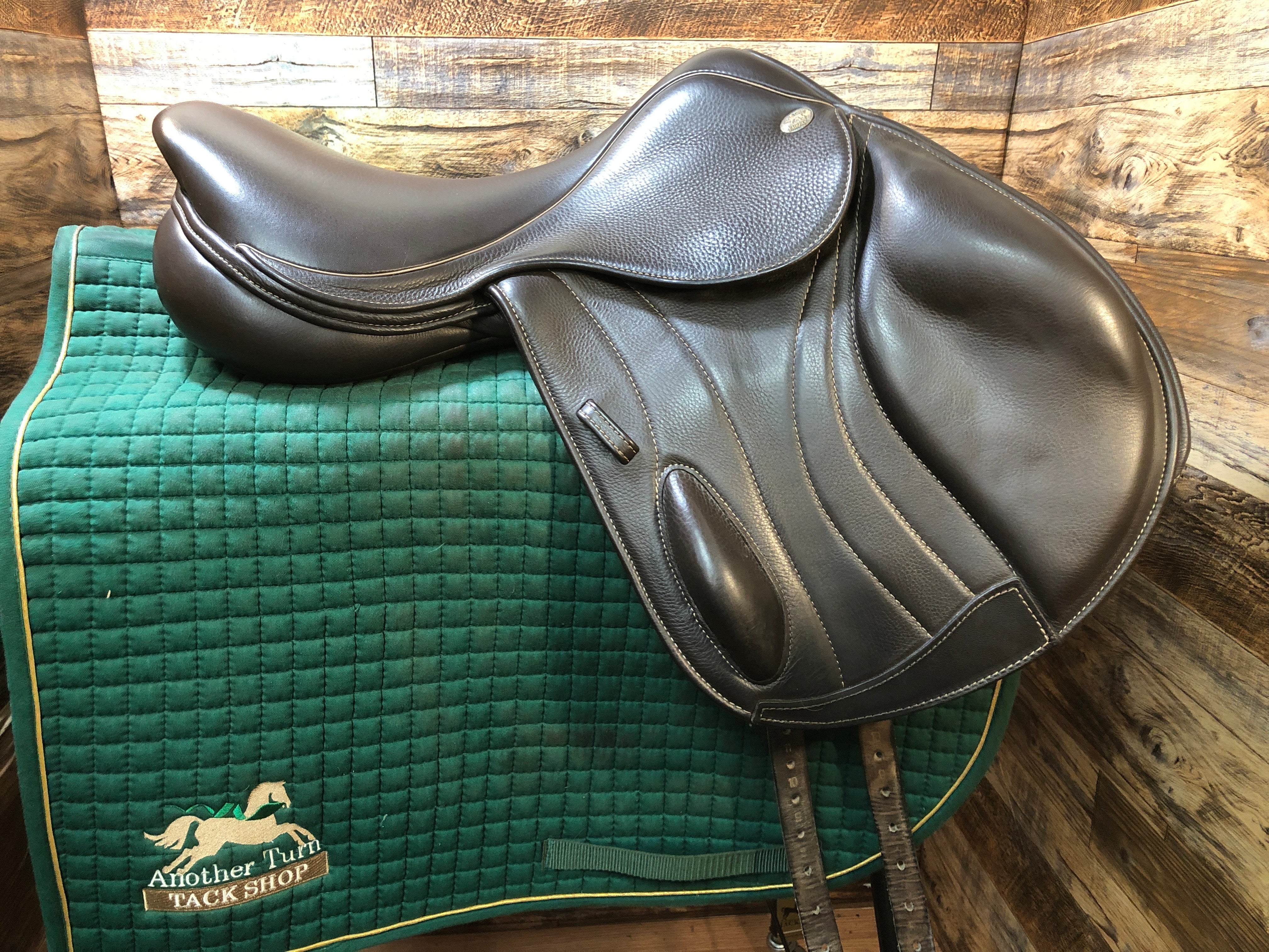 17" Fairfax Classic Jump Saddle