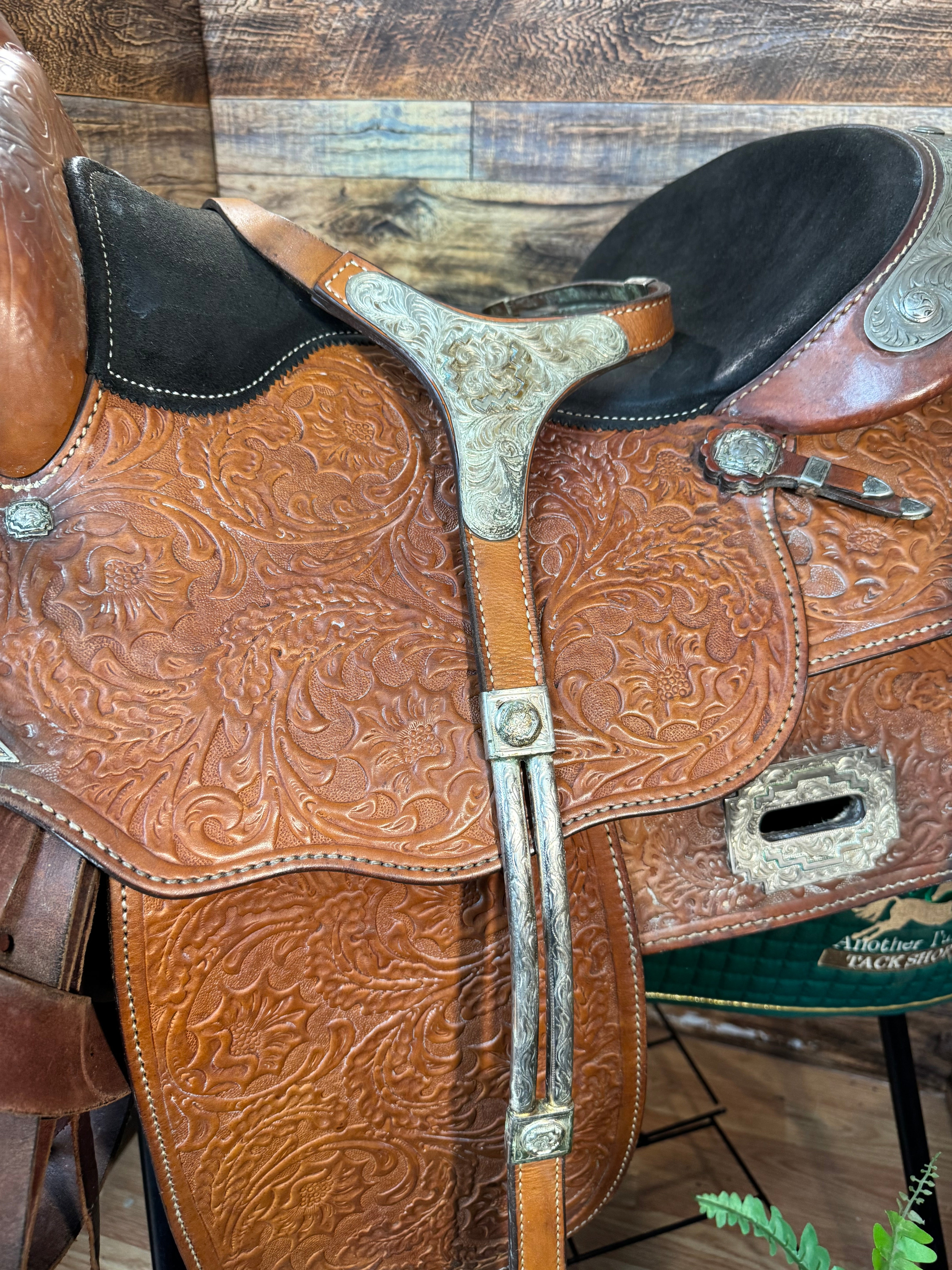 16.5 Big Horn Western Saddle w/