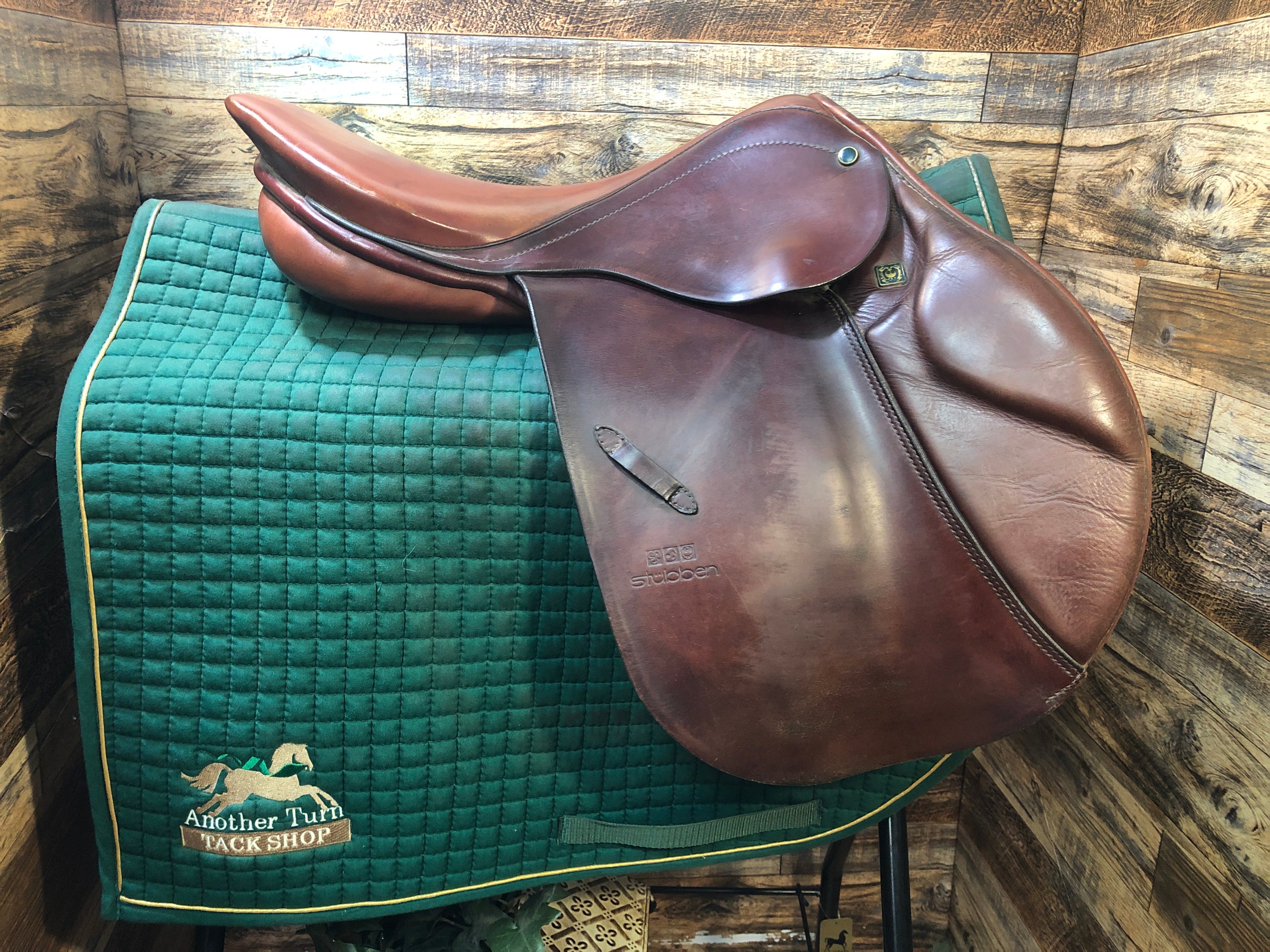 16.5” Stubben AP Saddle 4" tree/12" flap
