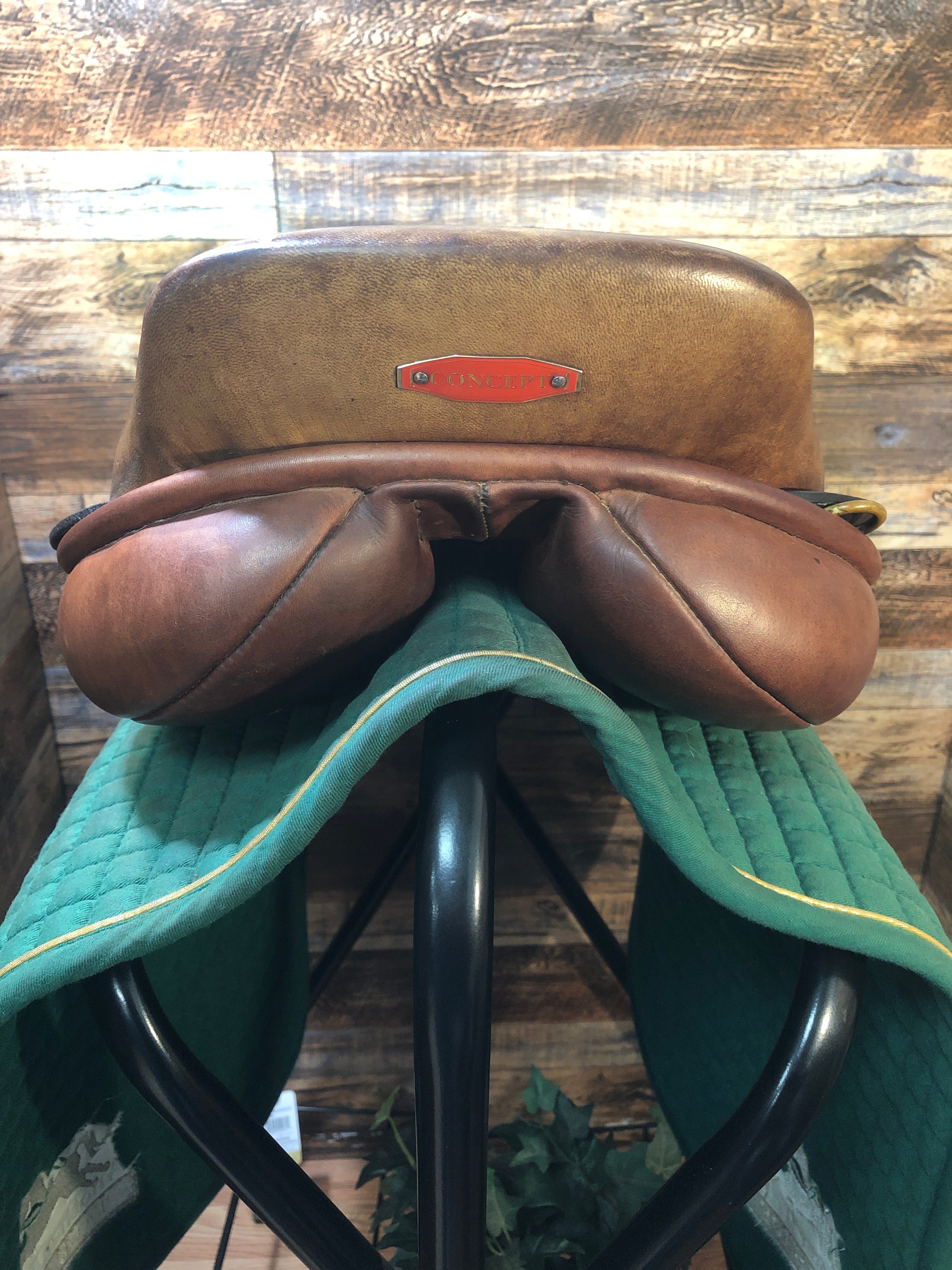 17" Hastilow Jump Concept Saddle