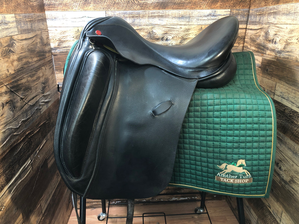 17.5' Hastilow Dressage Saddle 6.5" Tree/ 17.5 Flap