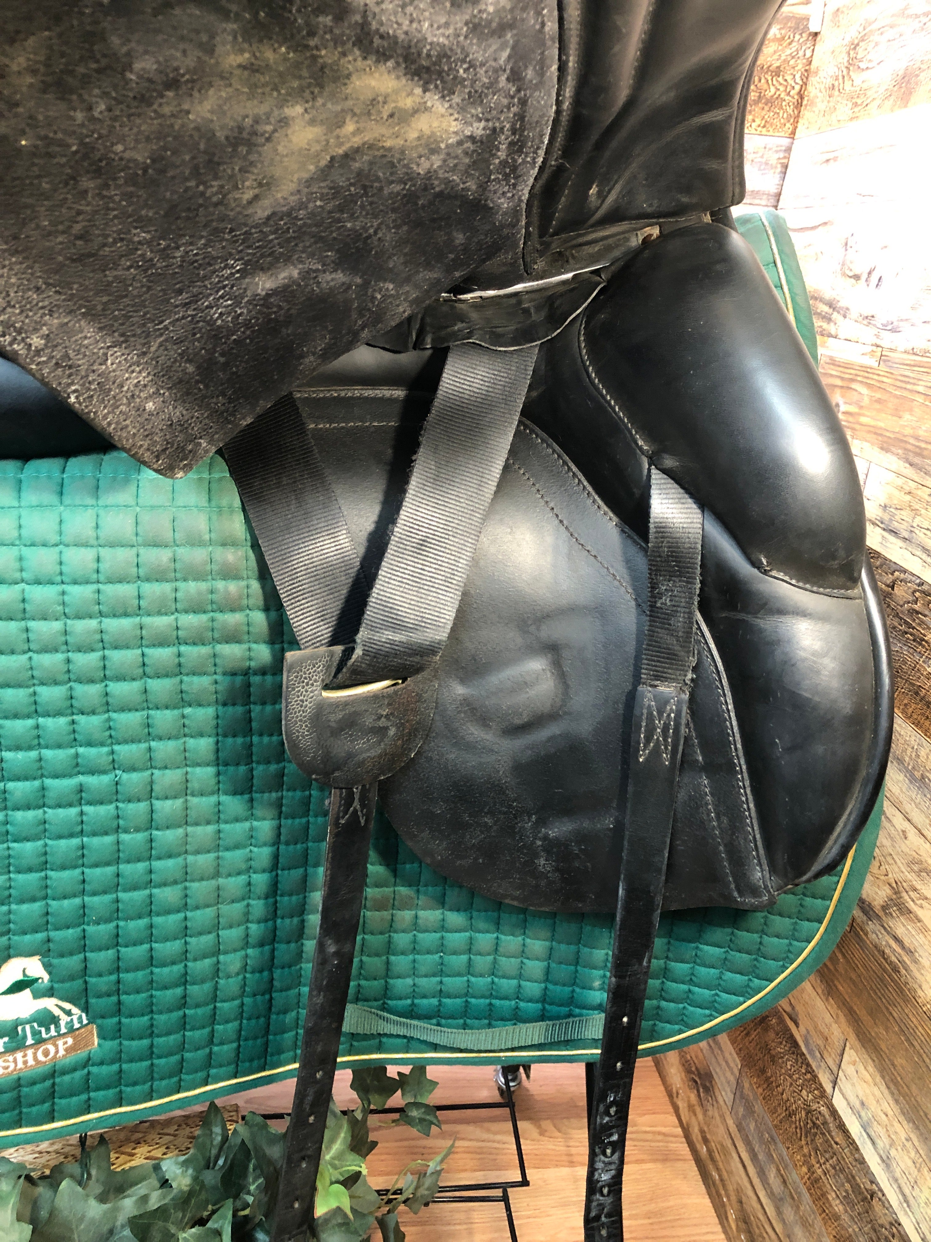 18" Hulsebos Dressage Saddle